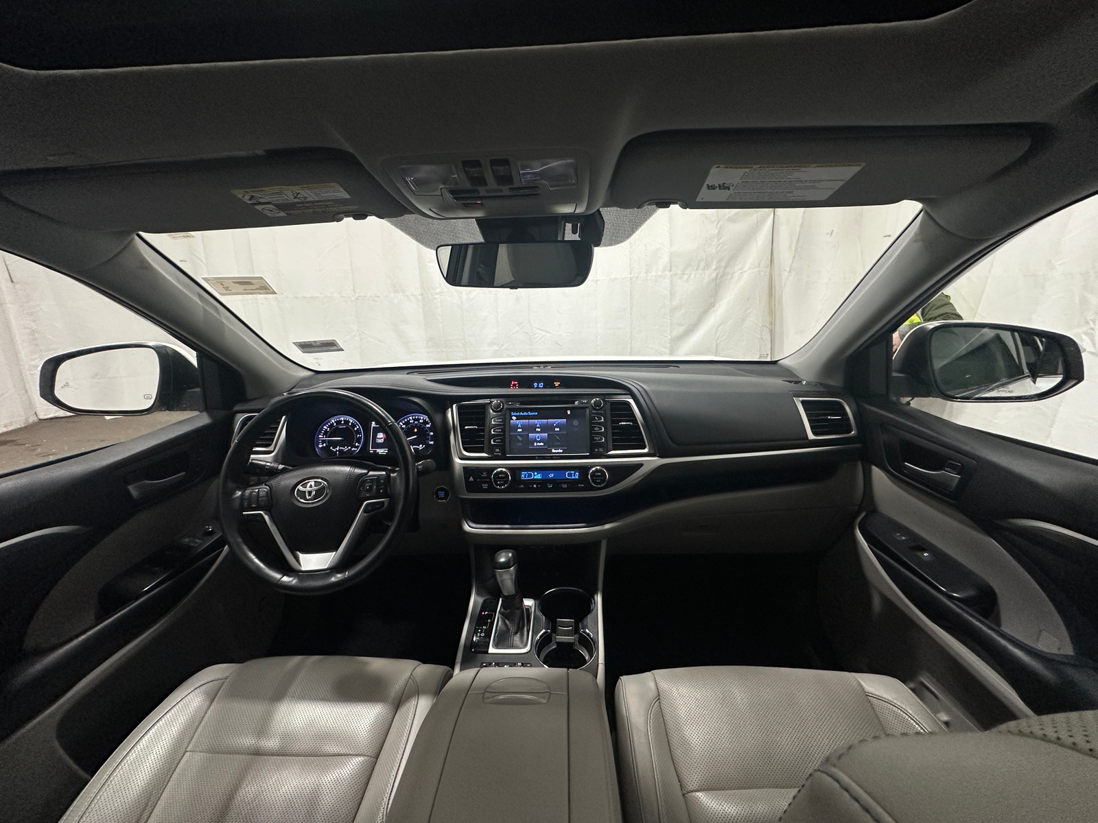 Thumbnail: 2019 Toyota Highlander - 2