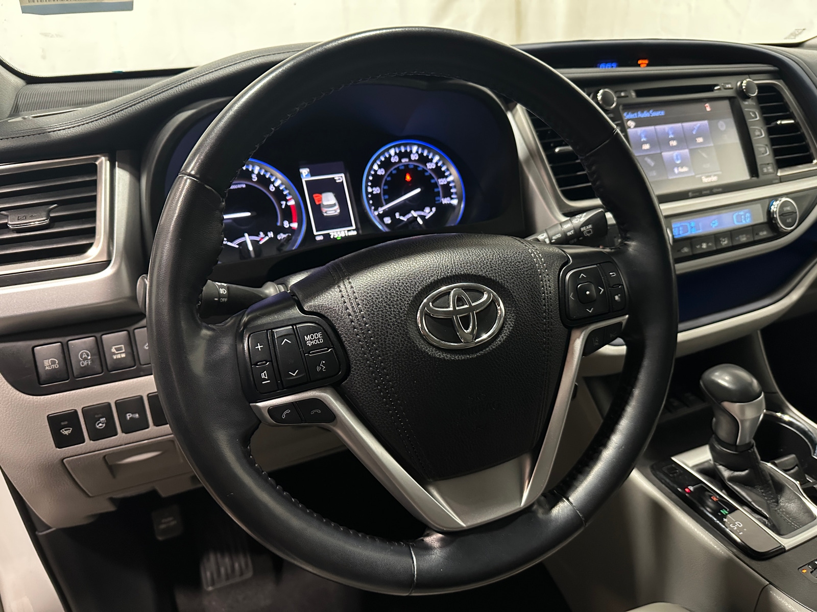 Thumbnail: 2019 Toyota Highlander - 4