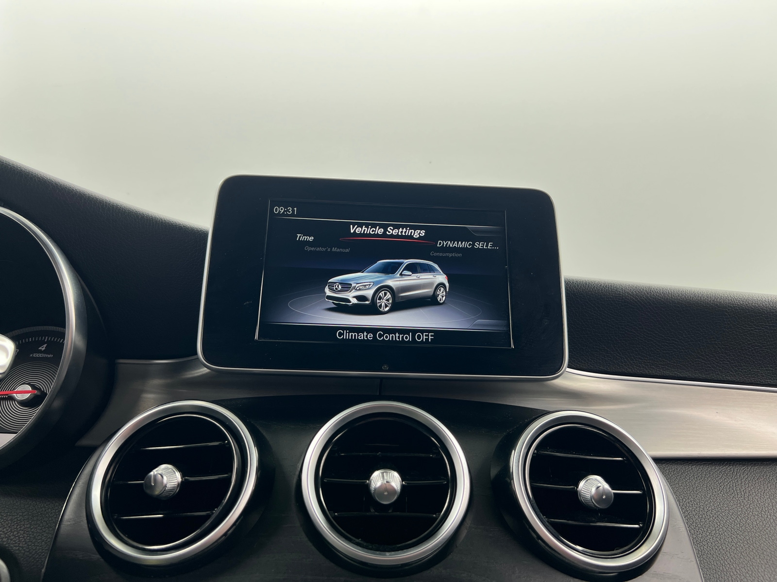 Thumbnail: 2019 Mercedes-Benz GLC - 3