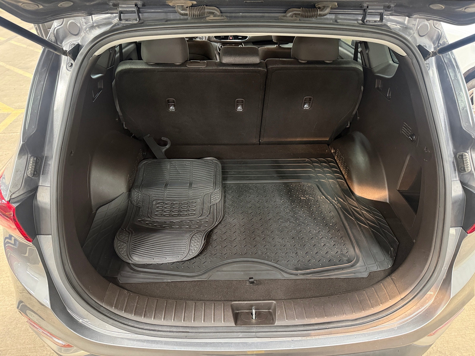 Thumbnail: 2019 Hyundai Santa Fe - 7