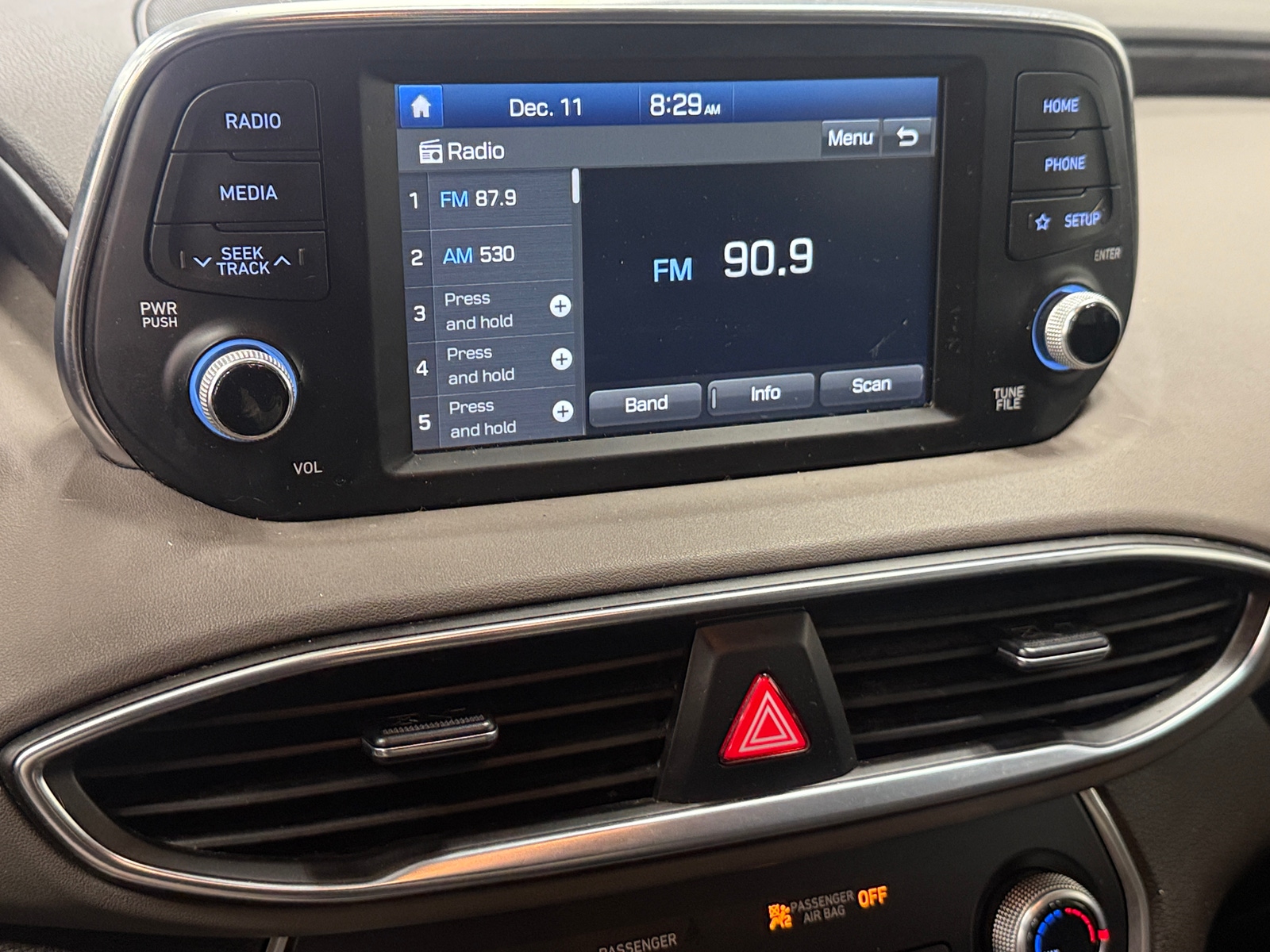 Thumbnail: 2019 Hyundai Santa Fe - 4