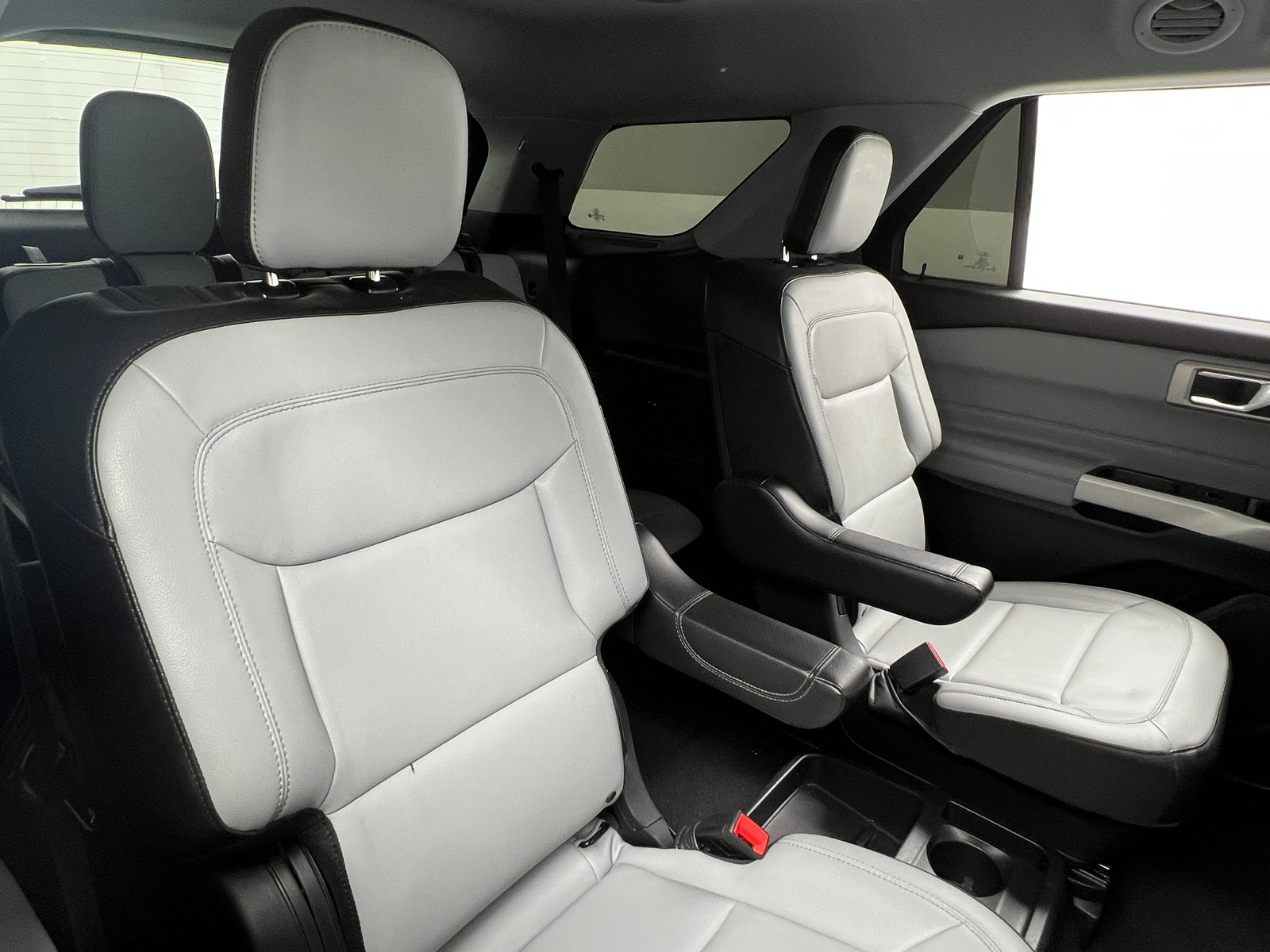 Thumbnail: 2021 Ford Explorer - 6