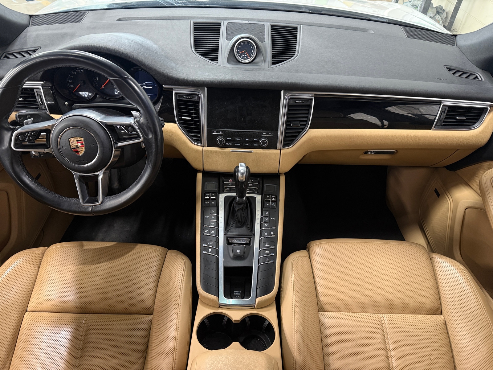 Thumbnail: 2017 Porsche Macan - 3