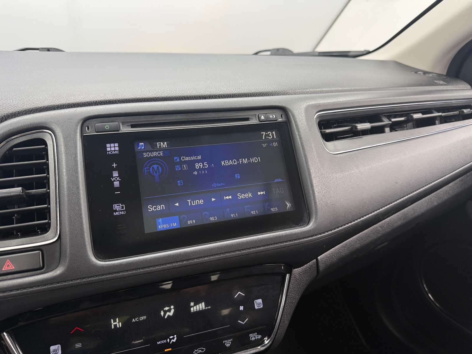 Thumbnail: 2016 Honda HR-V - 3