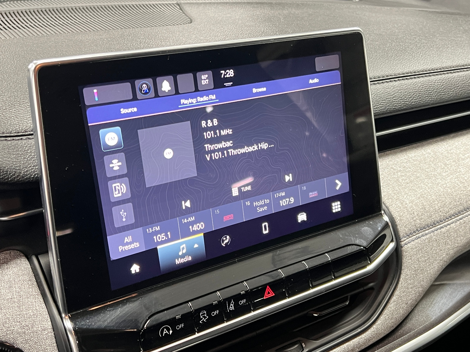 Thumbnail: 2023 Jeep Compass - 4