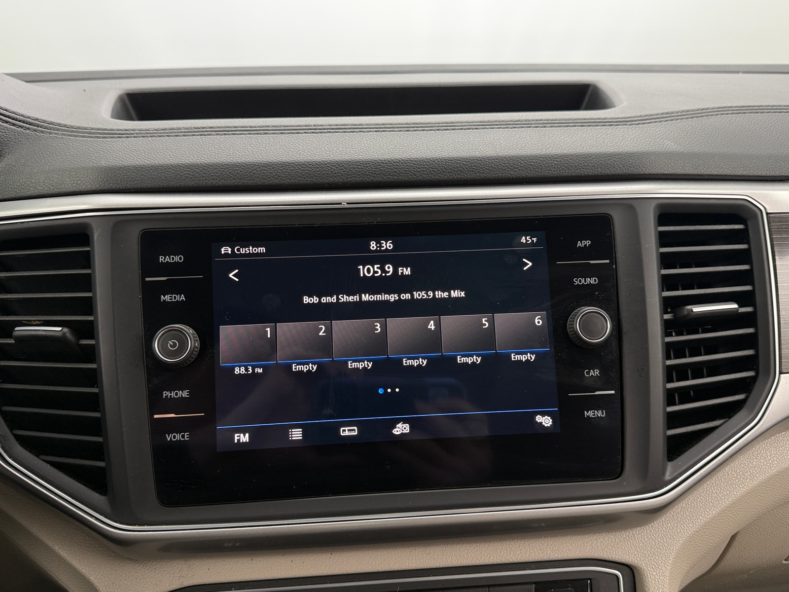 Thumbnail: 2019 Volkswagen Atlas - 3