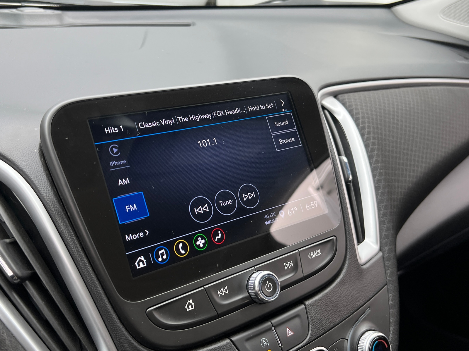 Thumbnail: 2024 Chevrolet Malibu - 4