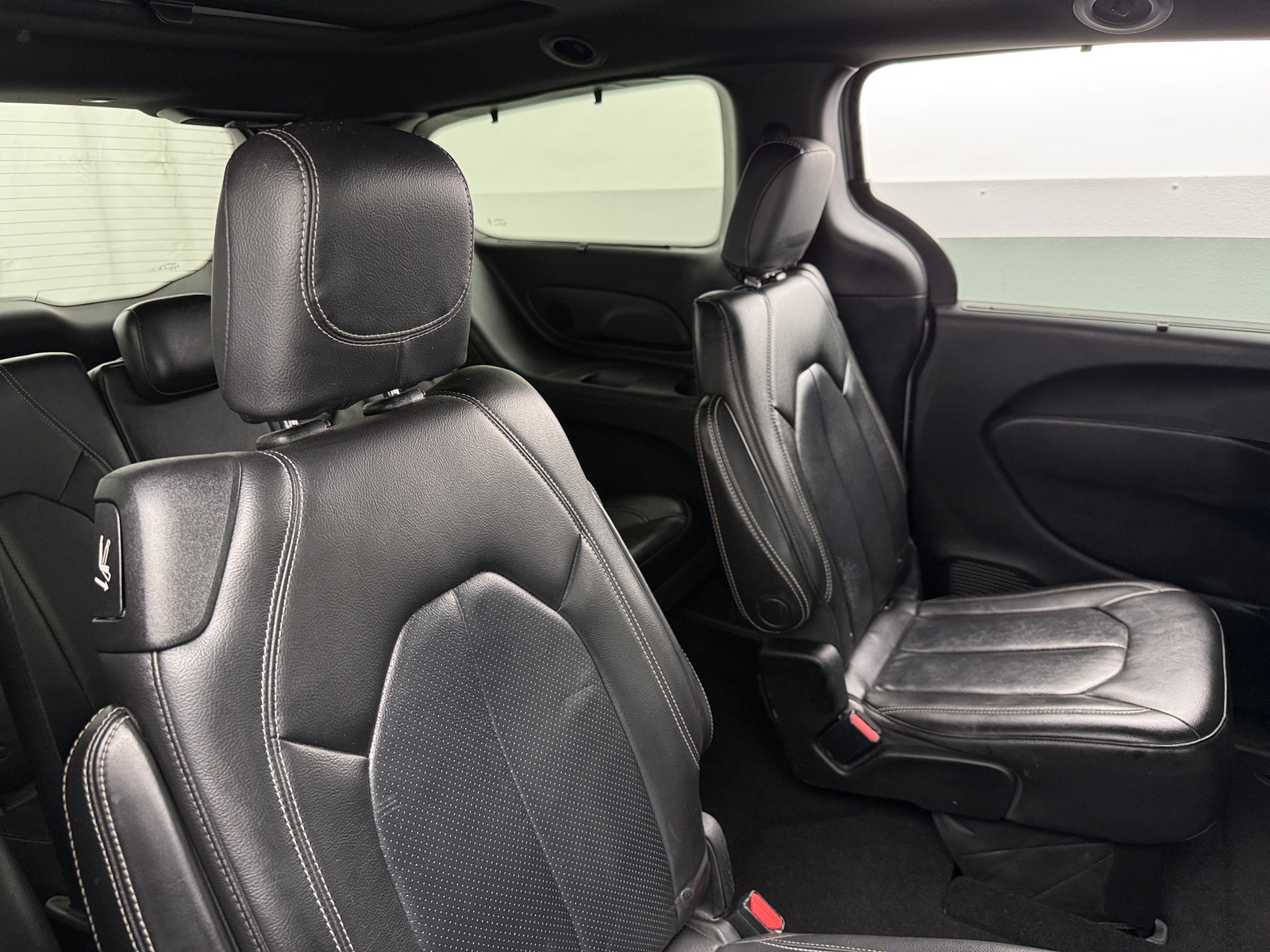 Thumbnail: 2018 Chrysler Pacifica - 5