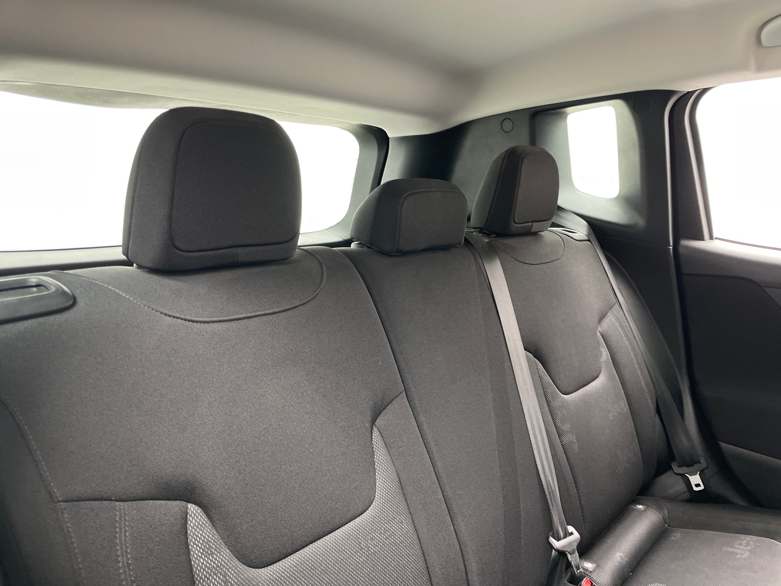 Thumbnail: 2017 Jeep Renegade - 6