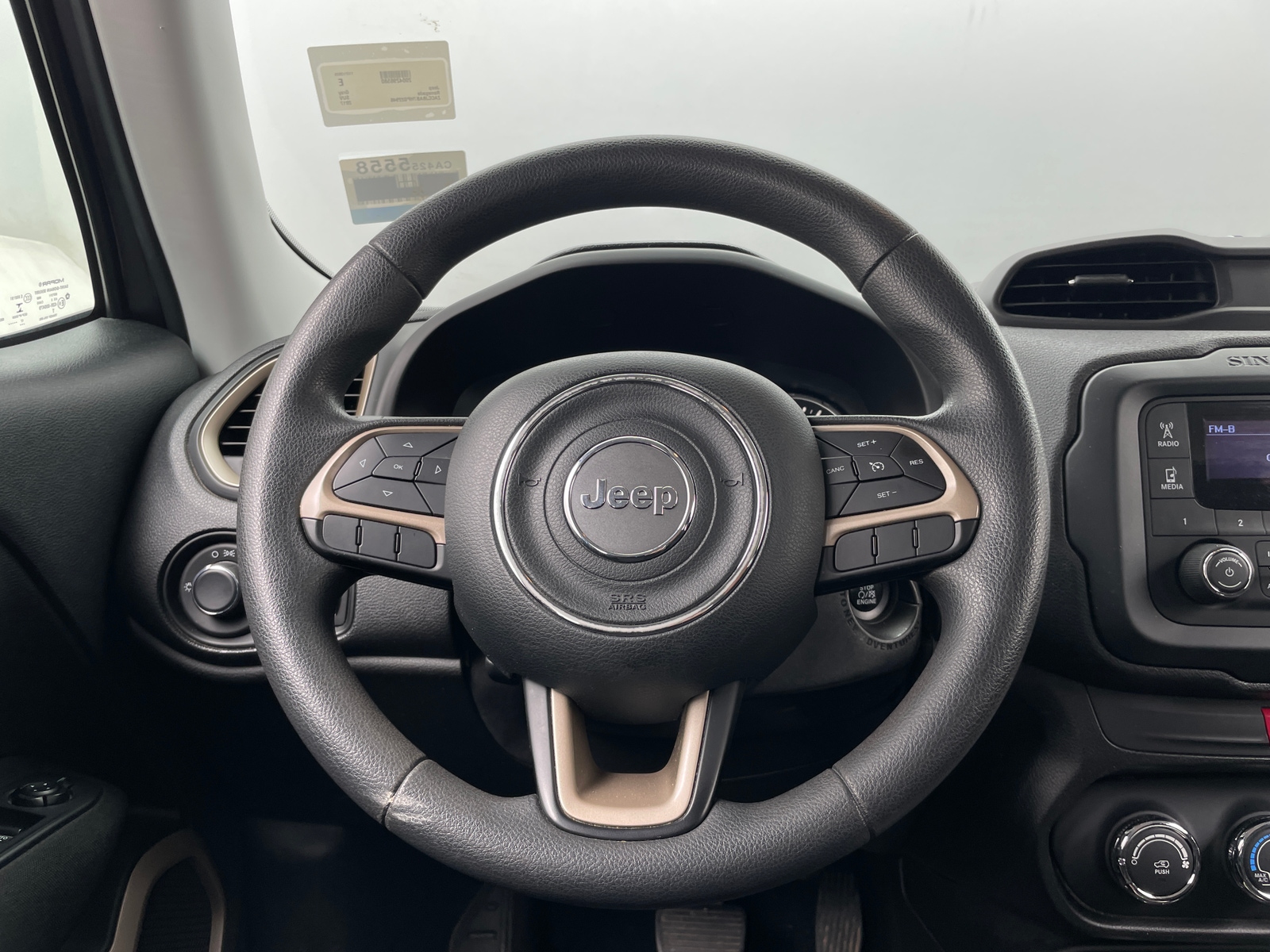 Thumbnail: 2017 Jeep Renegade - 5