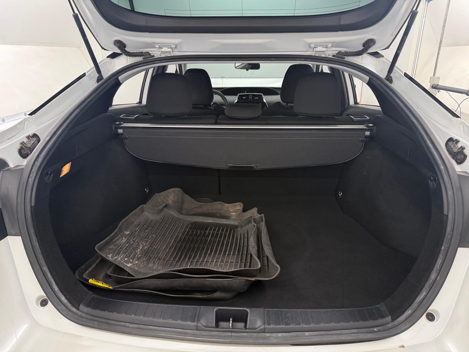 Thumbnail: 2021 Toyota Prius - 7