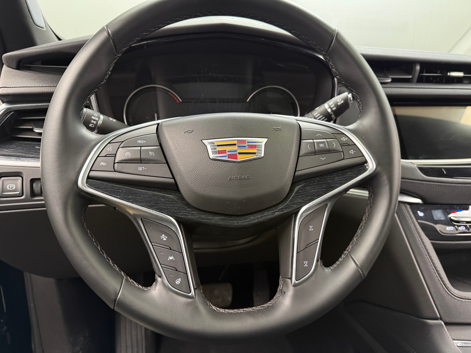 Thumbnail: 2025 Cadillac XT5 - 4