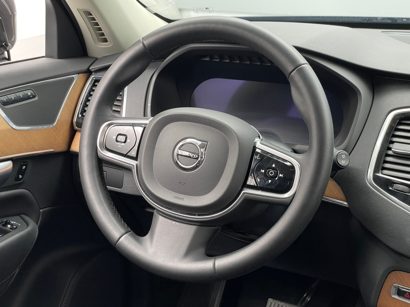 Thumbnail: 2024 Volvo XC90 - 4