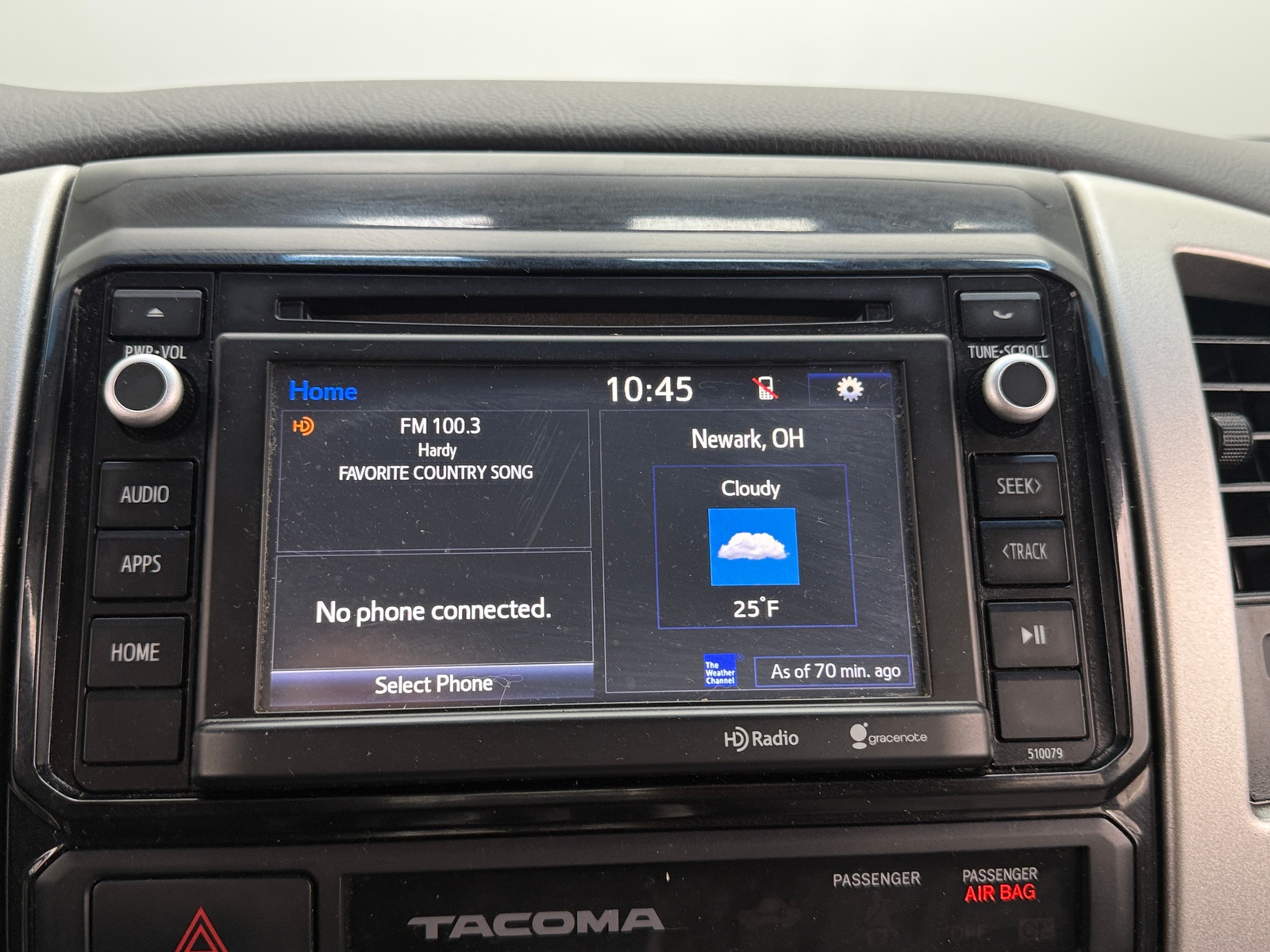 Thumbnail: 2015 Toyota Tacoma - 4