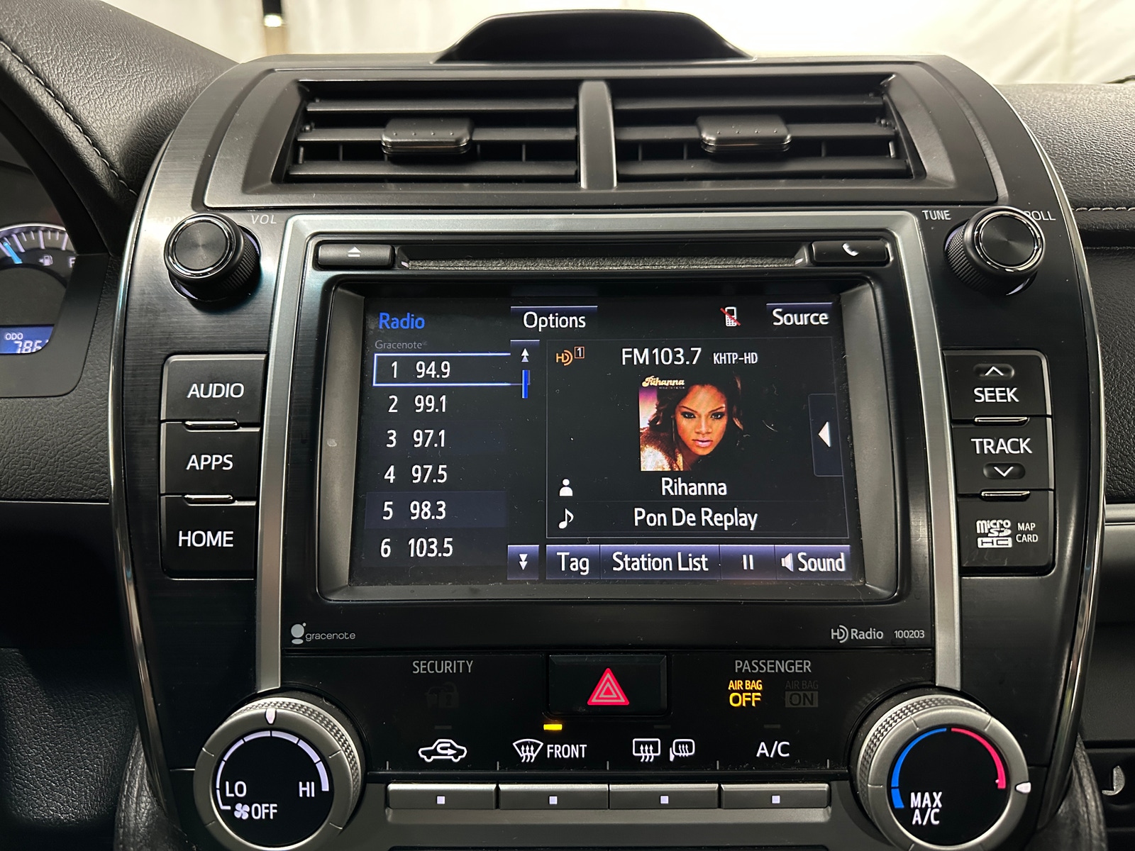 Thumbnail: 2014 Toyota Camry - 3