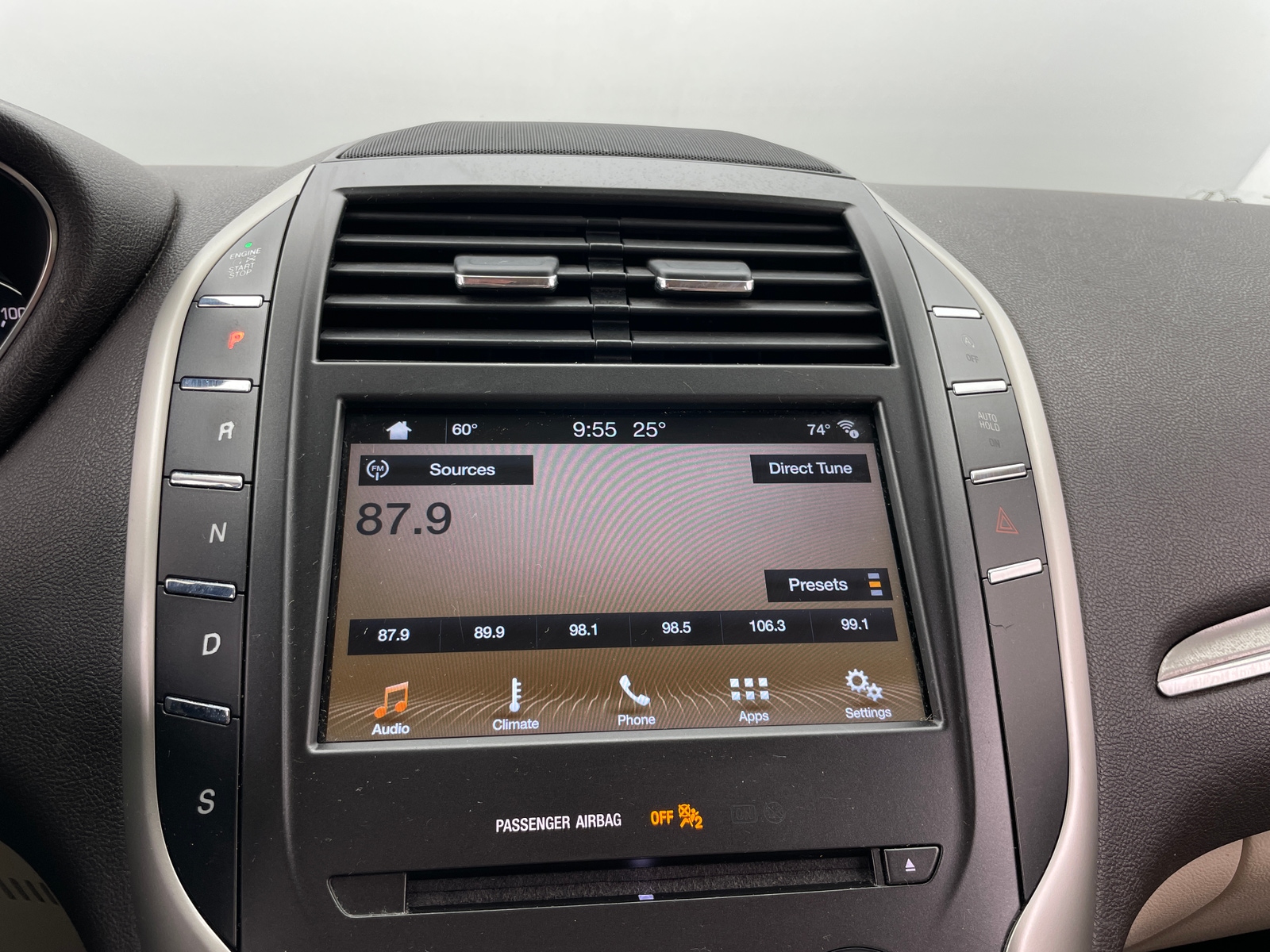 Thumbnail: 2017 Lincoln MKC - 3