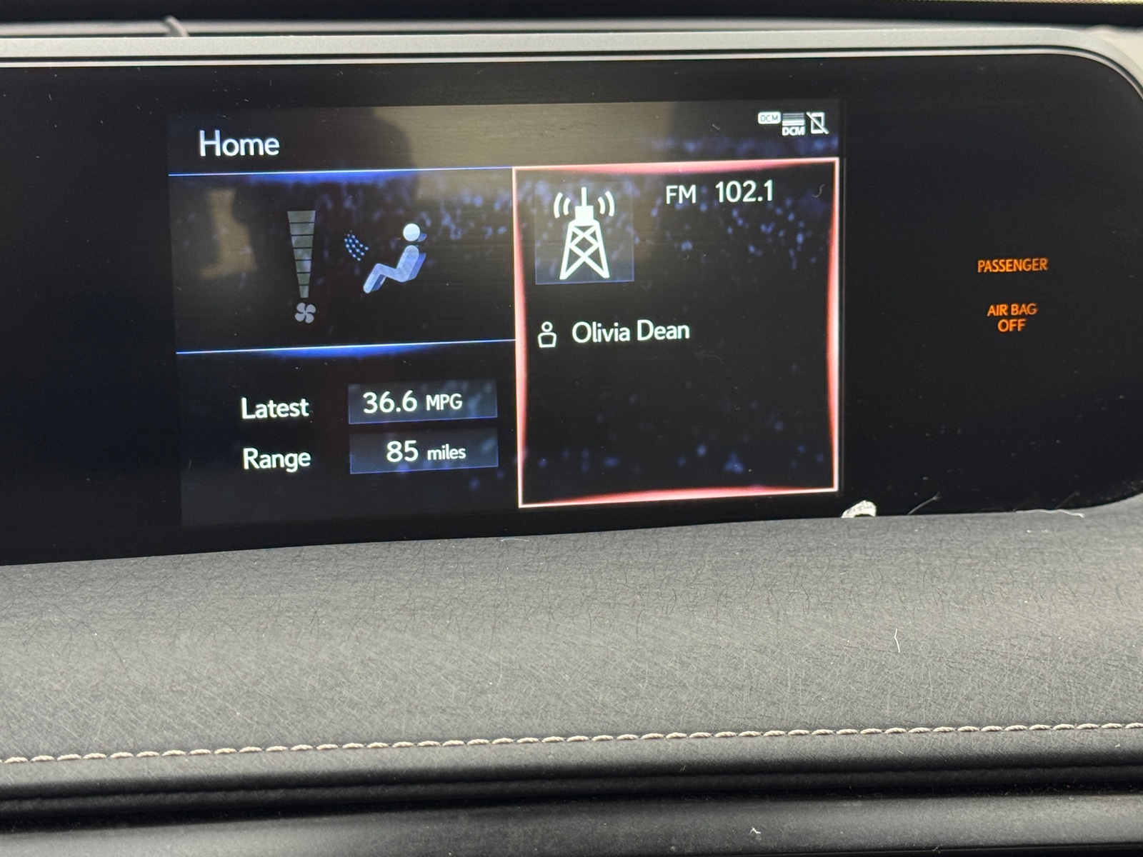 Thumbnail: 2019 Lexus UX - 3