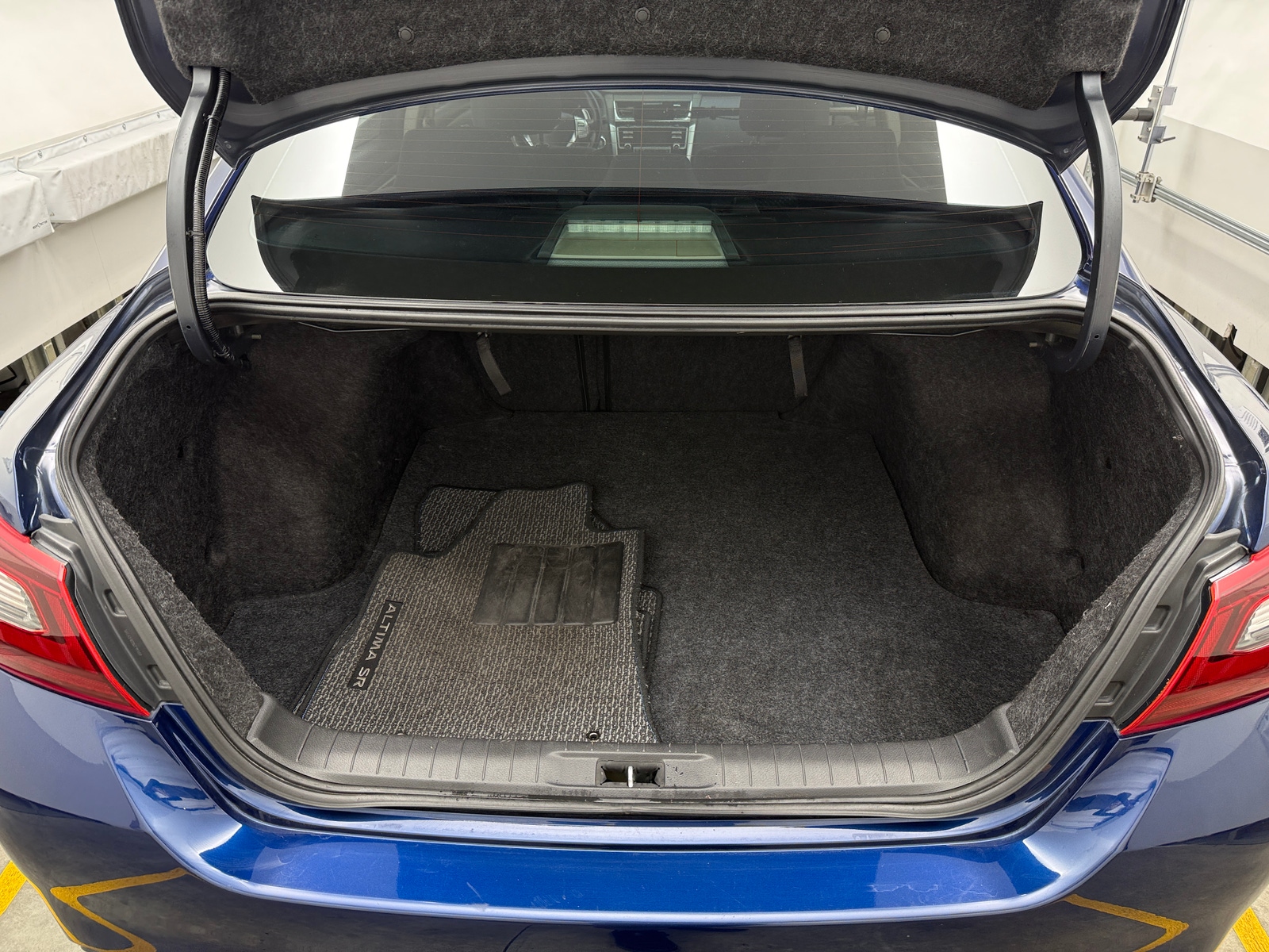 Thumbnail: 2018 Nissan Altima - 7