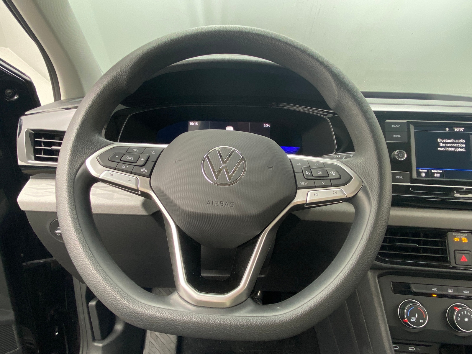 Thumbnail: 2022 Volkswagen Taos - 5