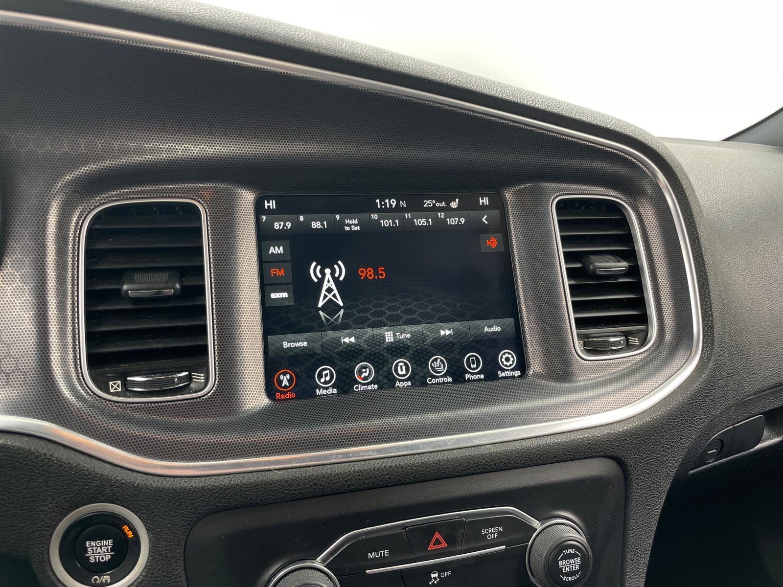 Thumbnail: 2017 Dodge Charger - 4