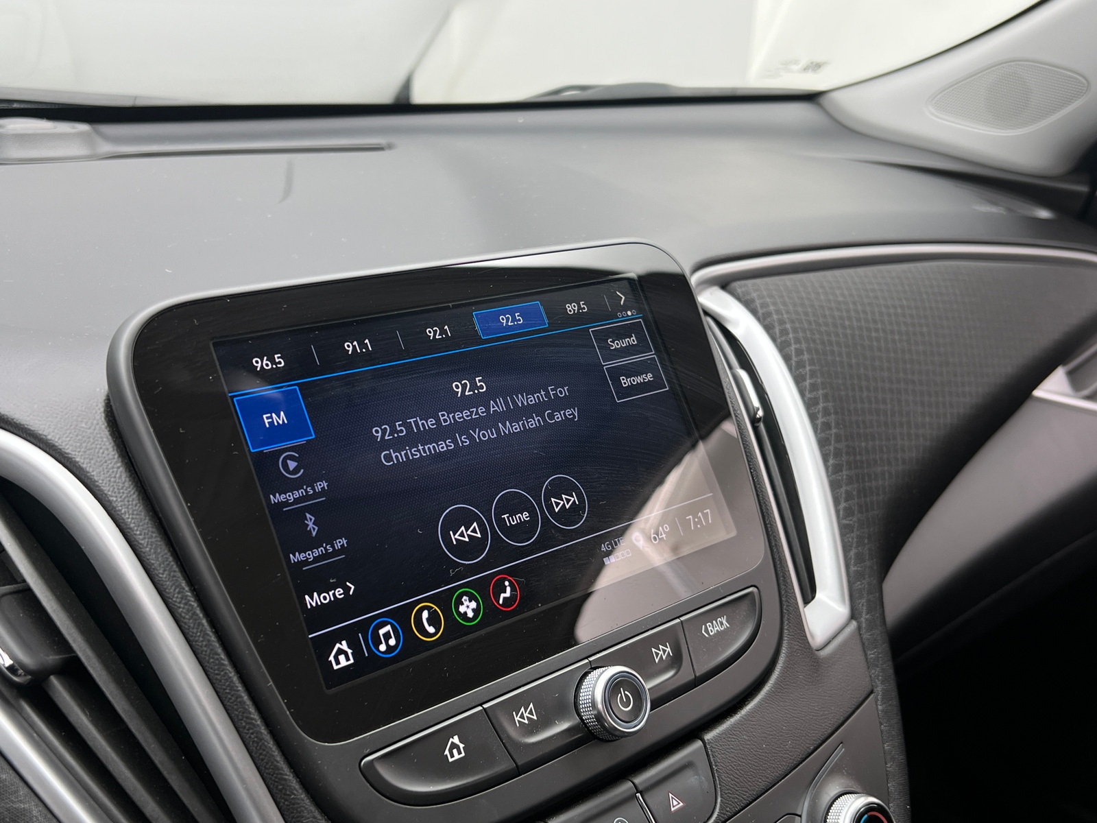 Thumbnail: 2024 Chevrolet Malibu - 4