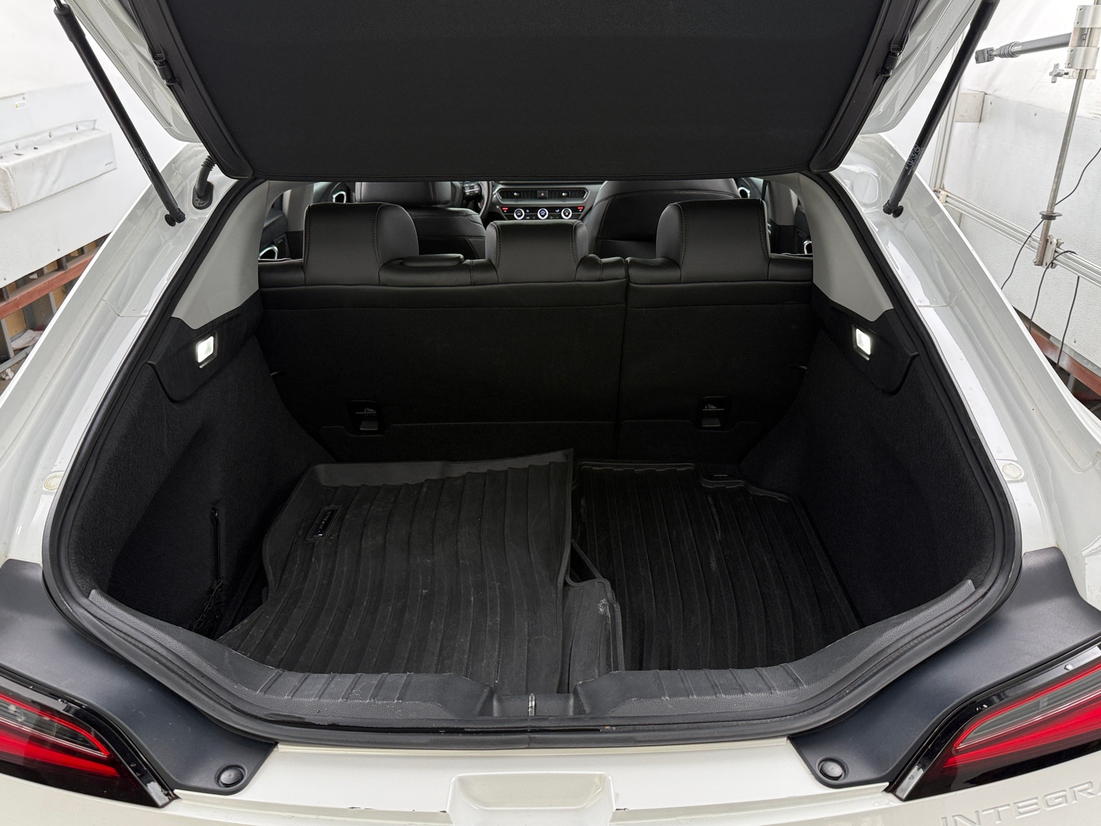 Thumbnail: 2025 Acura Integra - 6