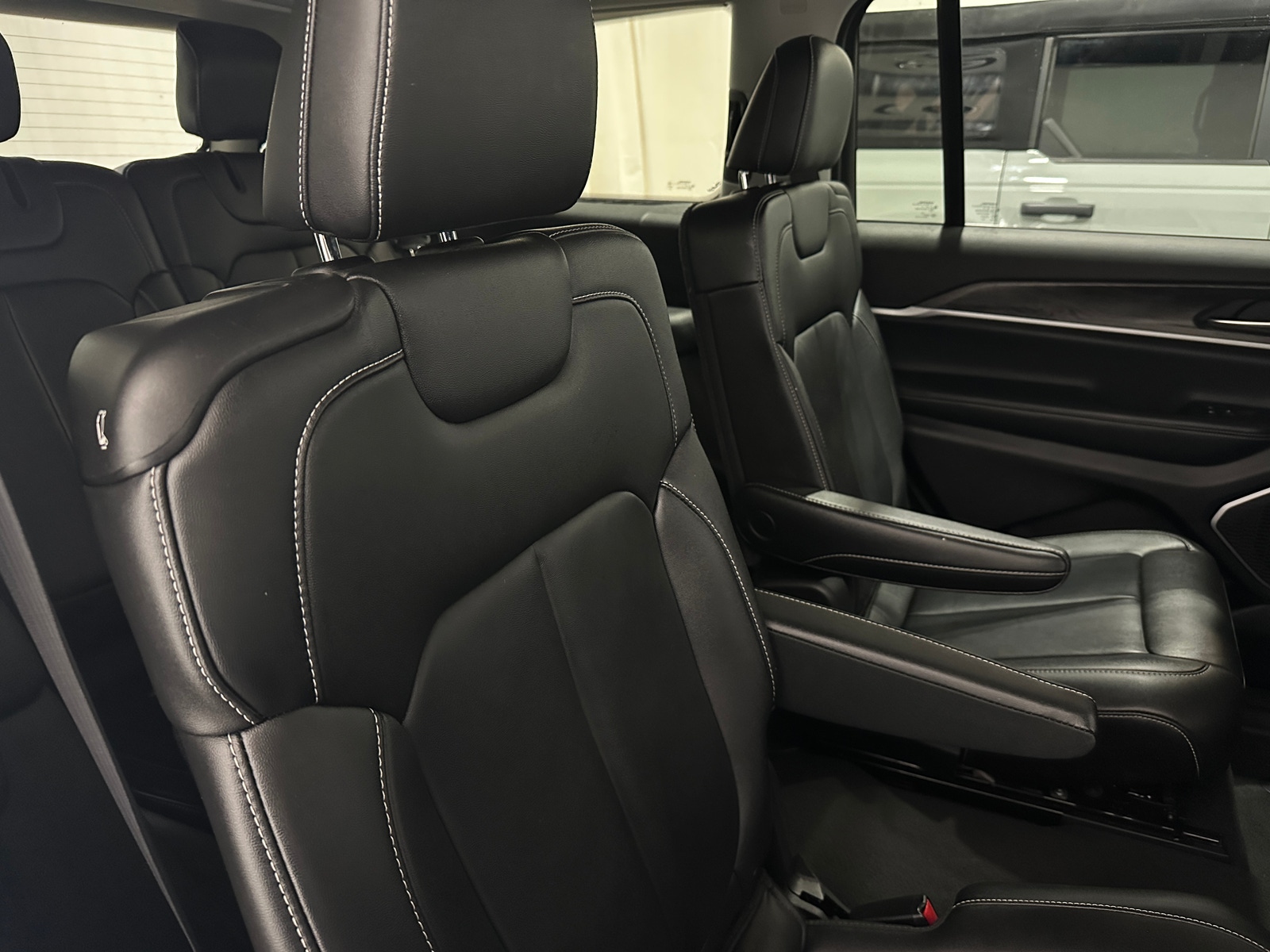 Thumbnail: 2023 Jeep Grand Cherokee L - 5