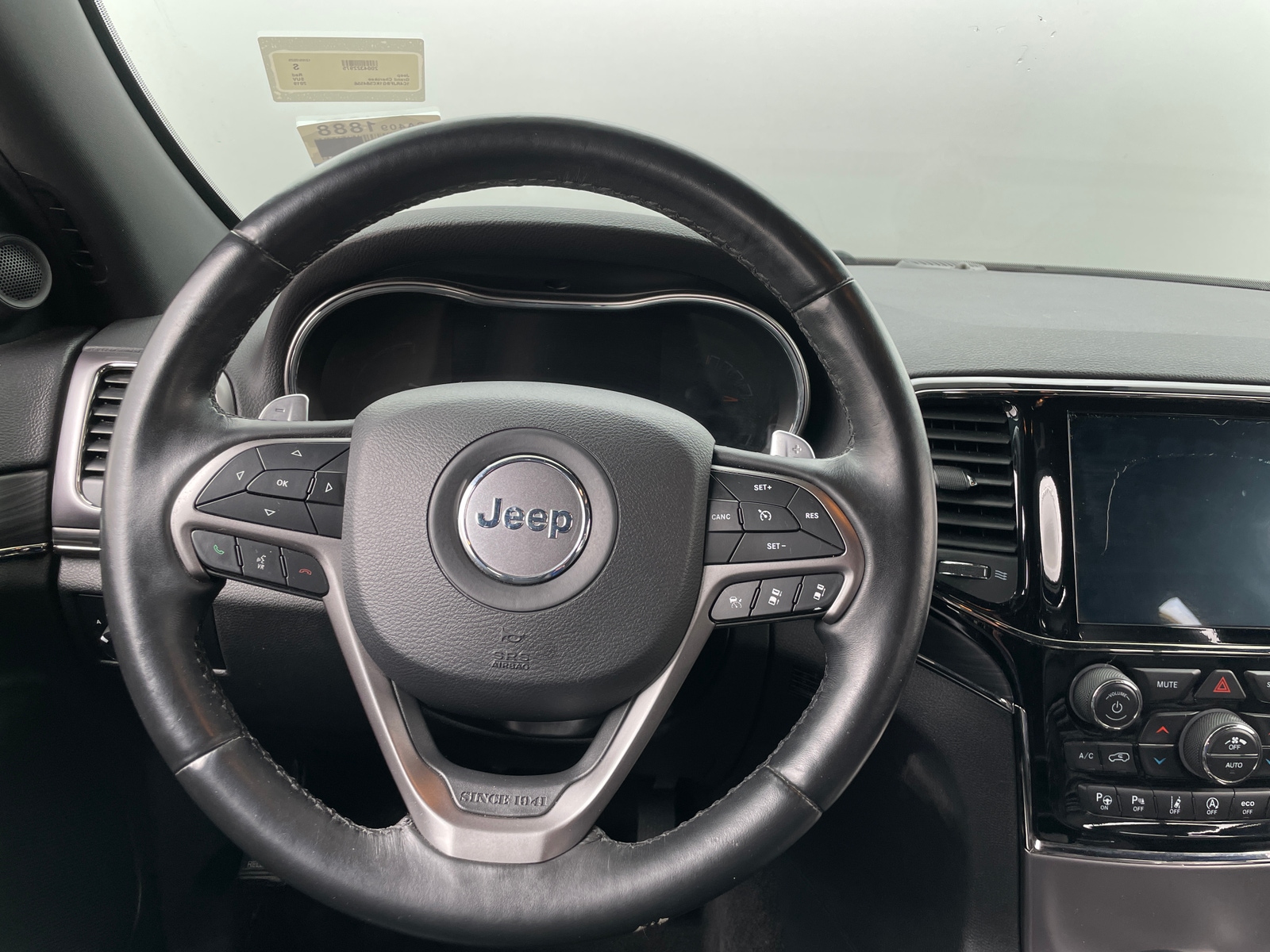 Thumbnail: 2019 Jeep Grand Cherokee - 4