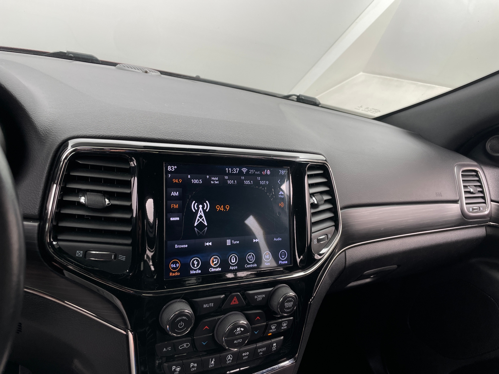 Thumbnail: 2019 Jeep Grand Cherokee - 3