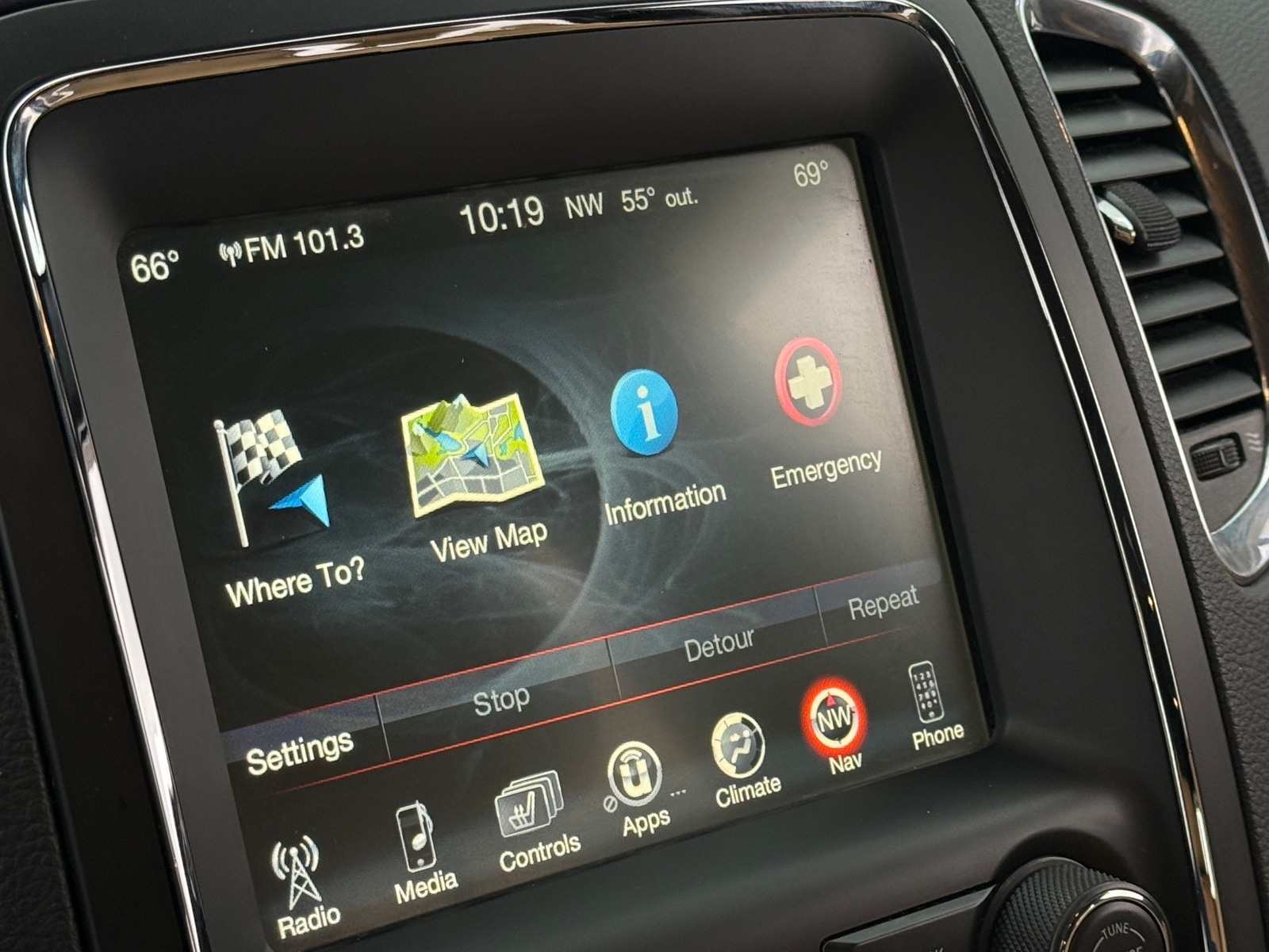 Thumbnail: 2017 Dodge Durango - 3