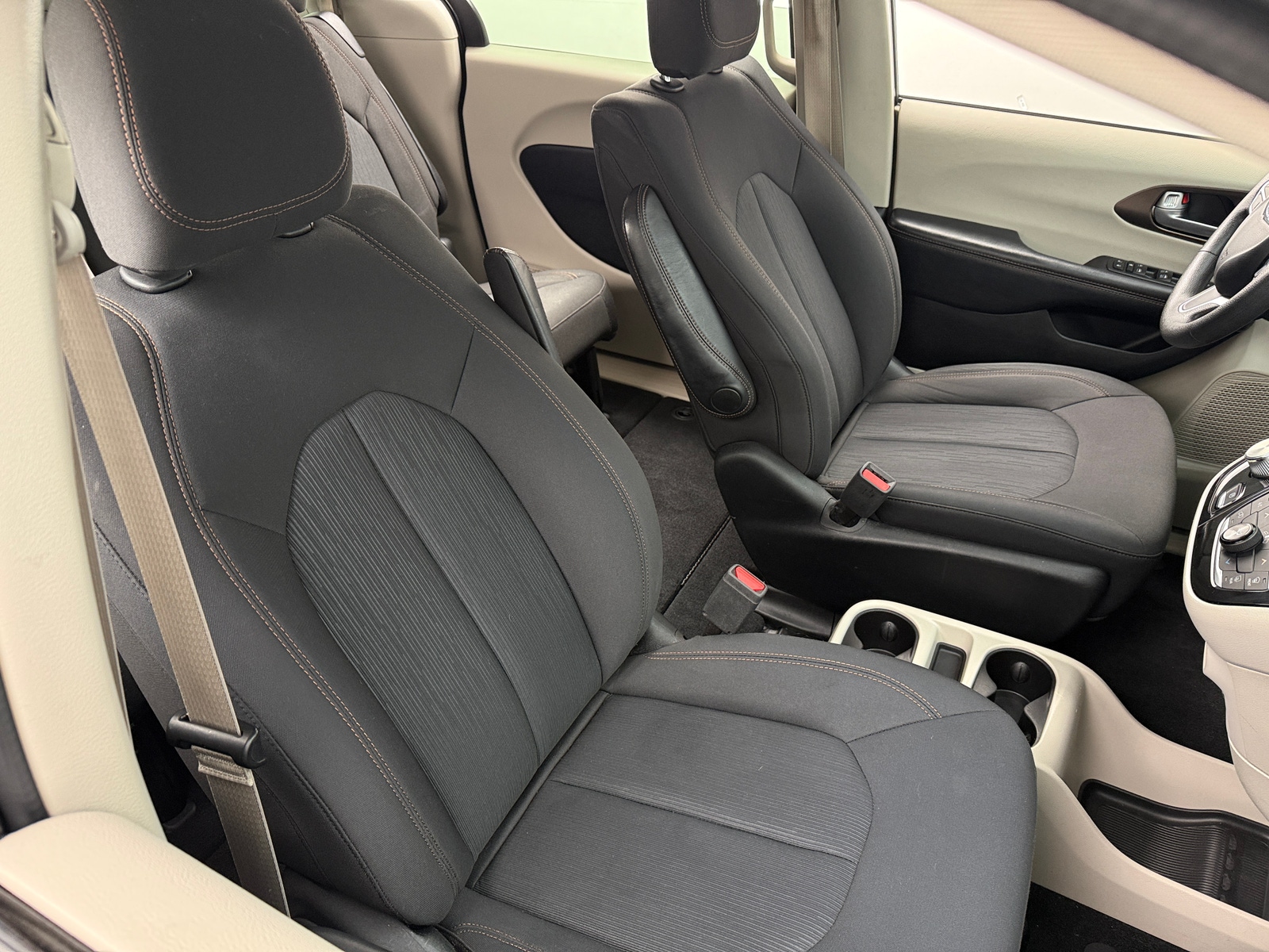 Thumbnail: 2017 Chrysler Pacifica - 2