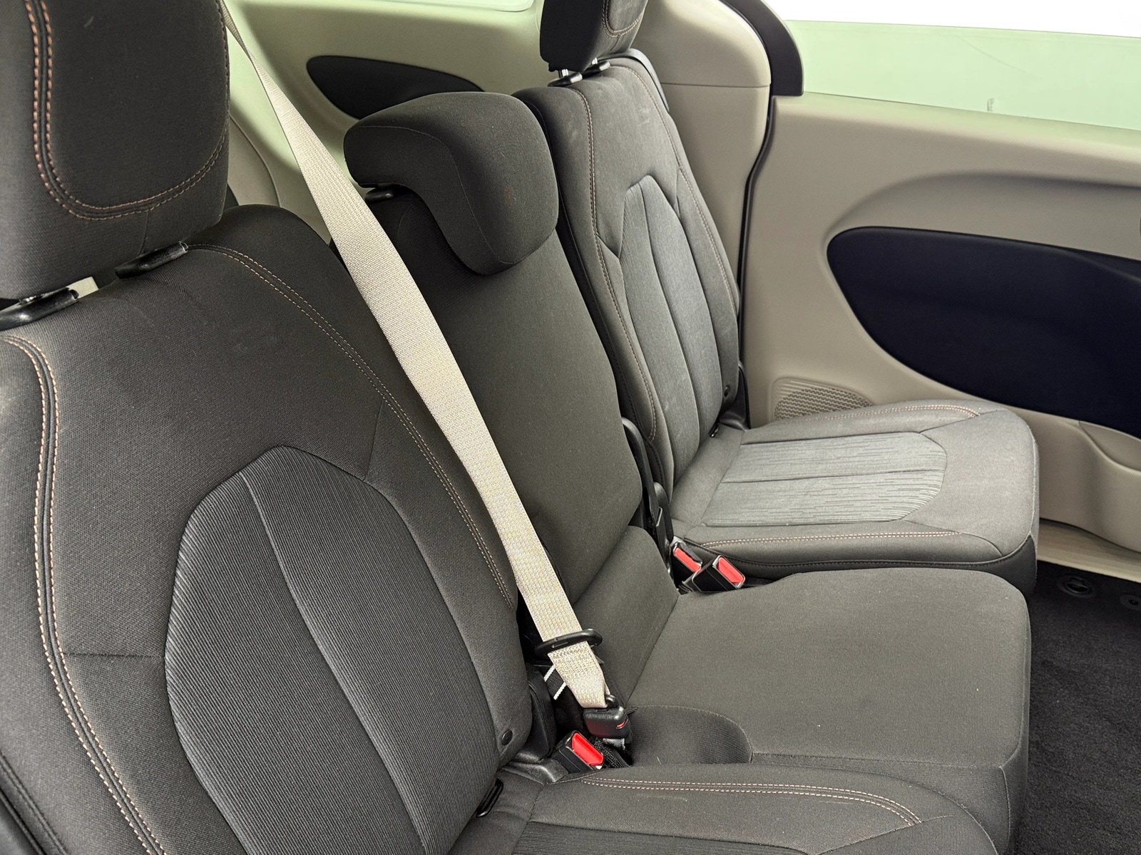 Thumbnail: 2017 Chrysler Pacifica - 6