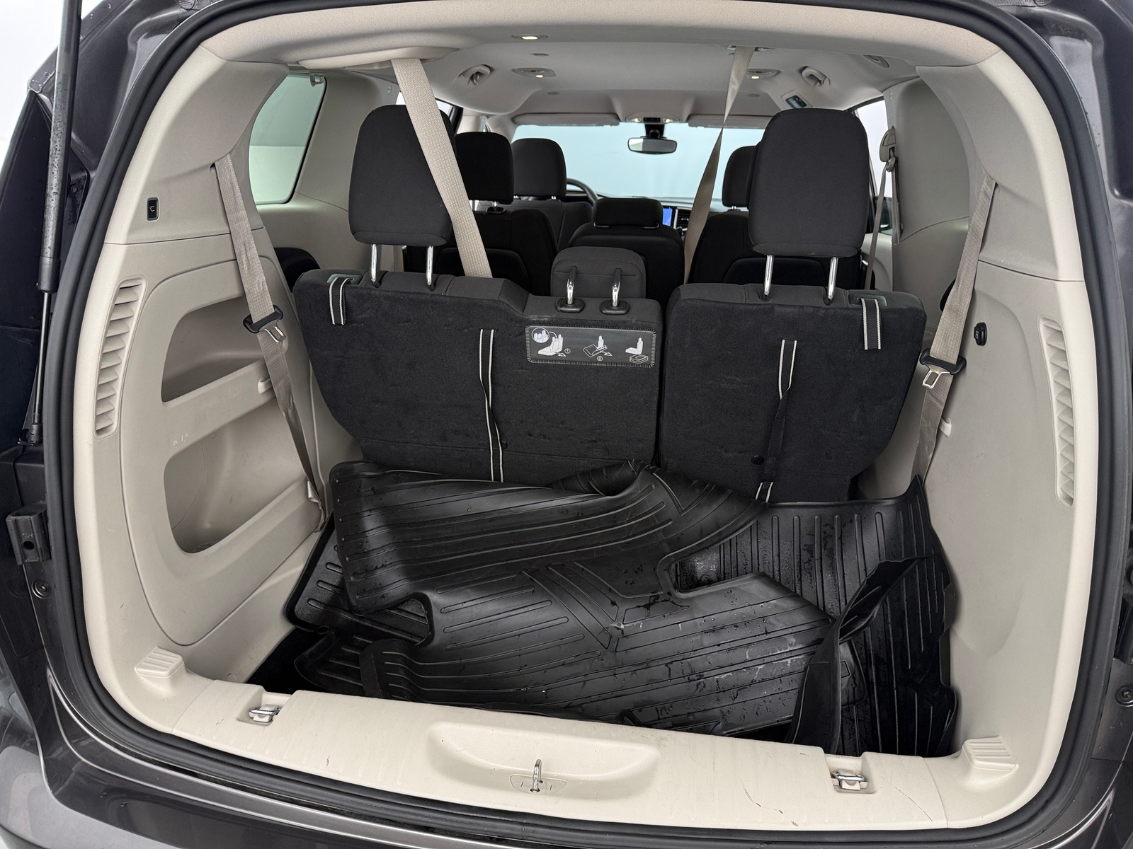 Thumbnail: 2017 Chrysler Pacifica - 7