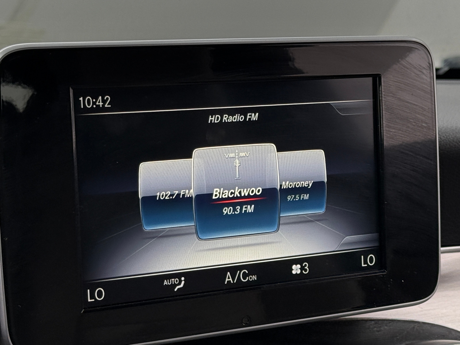 Thumbnail: 2018 Mercedes-Benz C-Class - 2