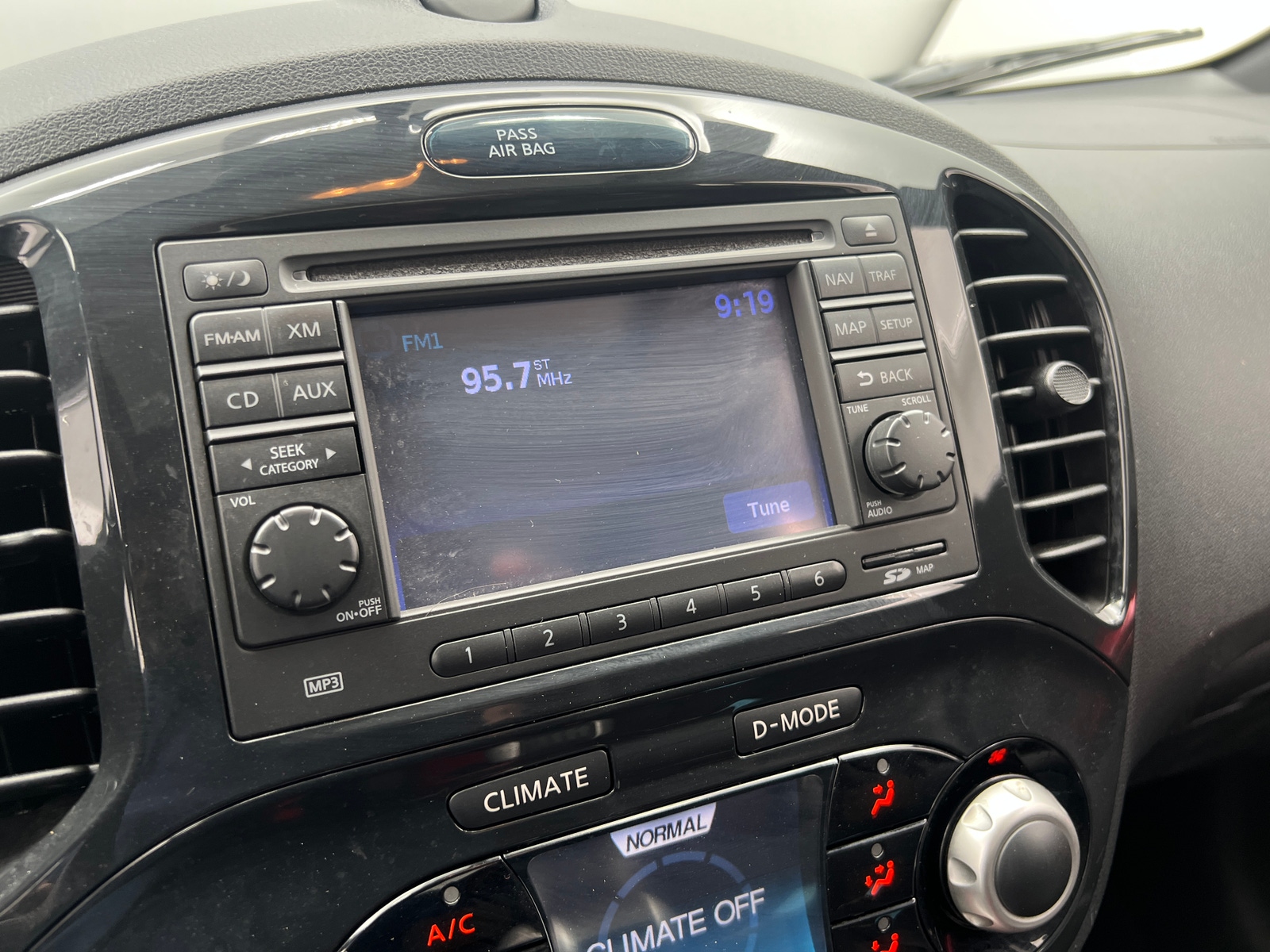 Thumbnail: 2011 Nissan Juke - 3