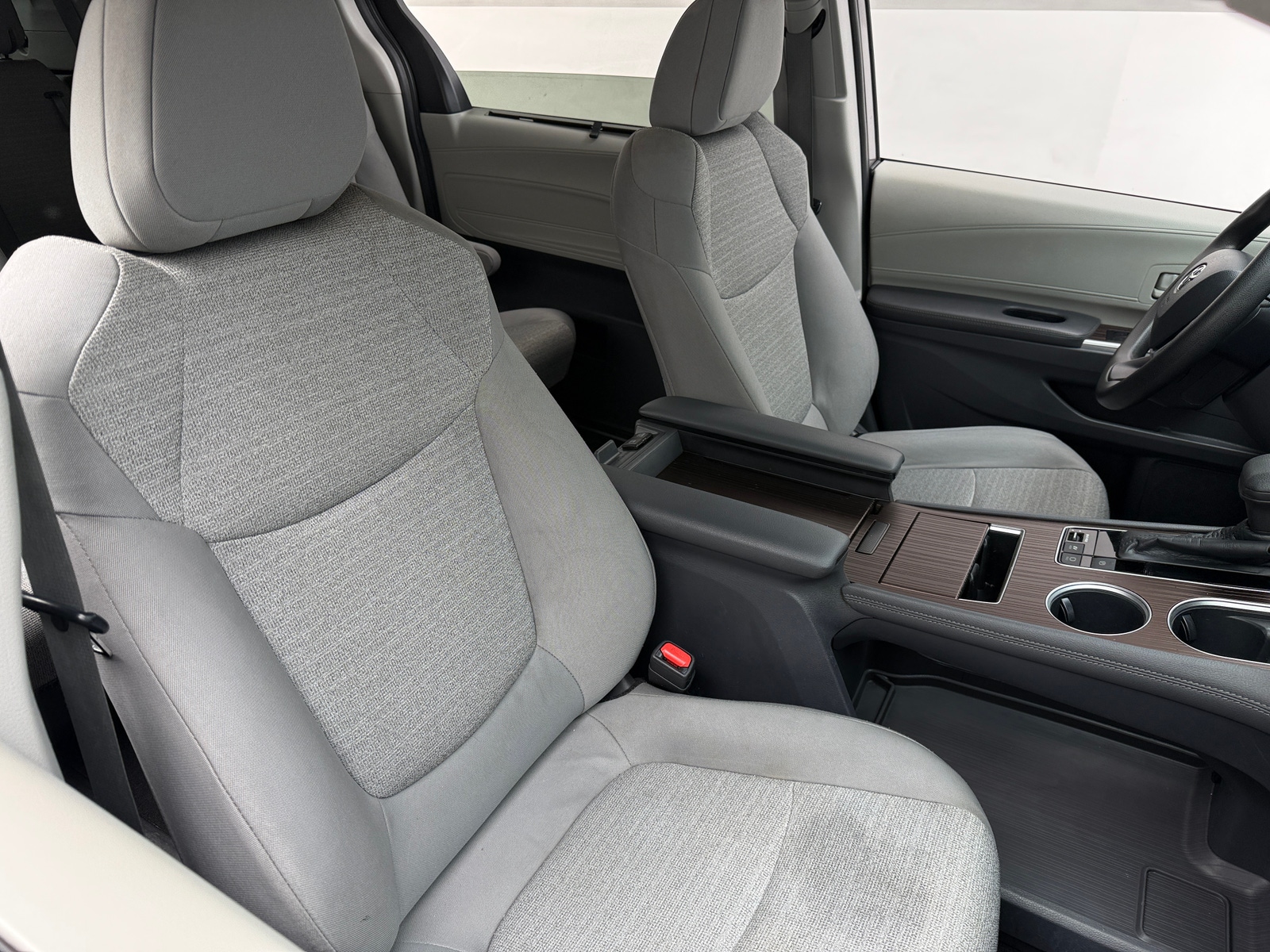 Thumbnail: 2021 Toyota Sienna - 2