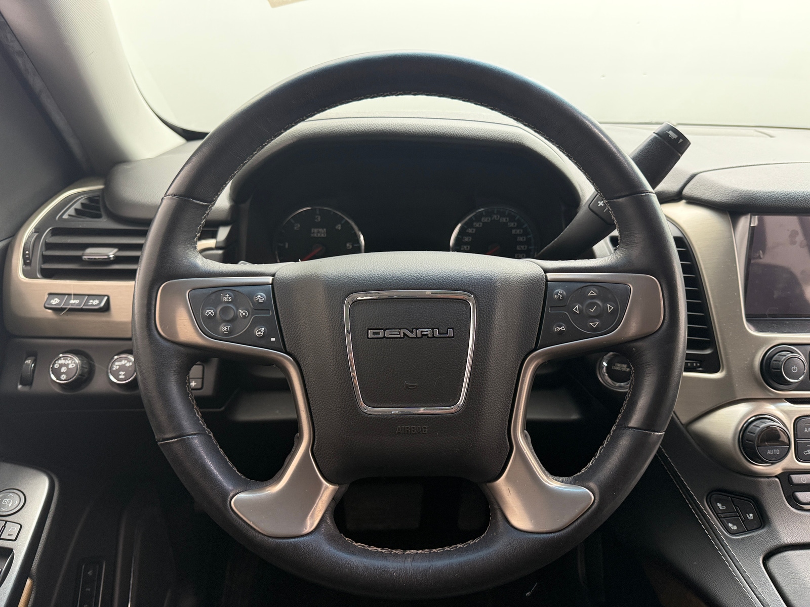 Thumbnail: 2018 GMC Yukon XL - 4