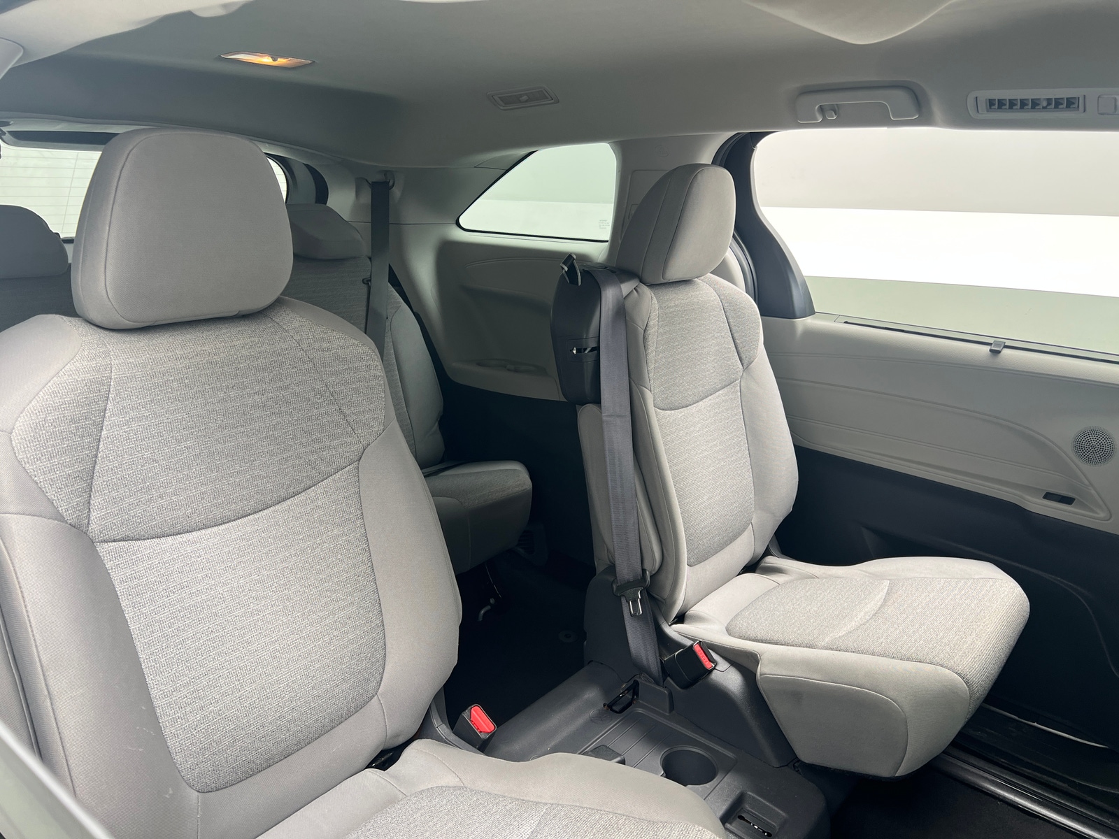 Thumbnail: 2021 Toyota Sienna - 6