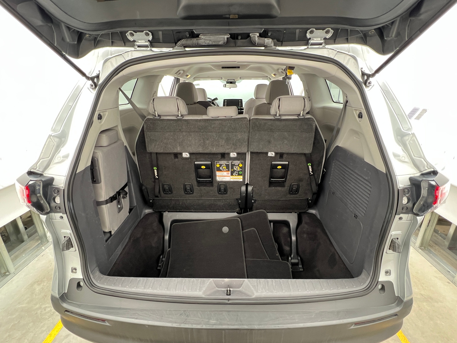 Thumbnail: 2021 Toyota Sienna - 7