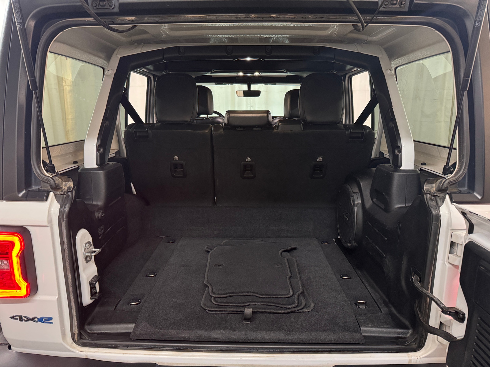 Thumbnail: 2021 Jeep Wrangler - 6