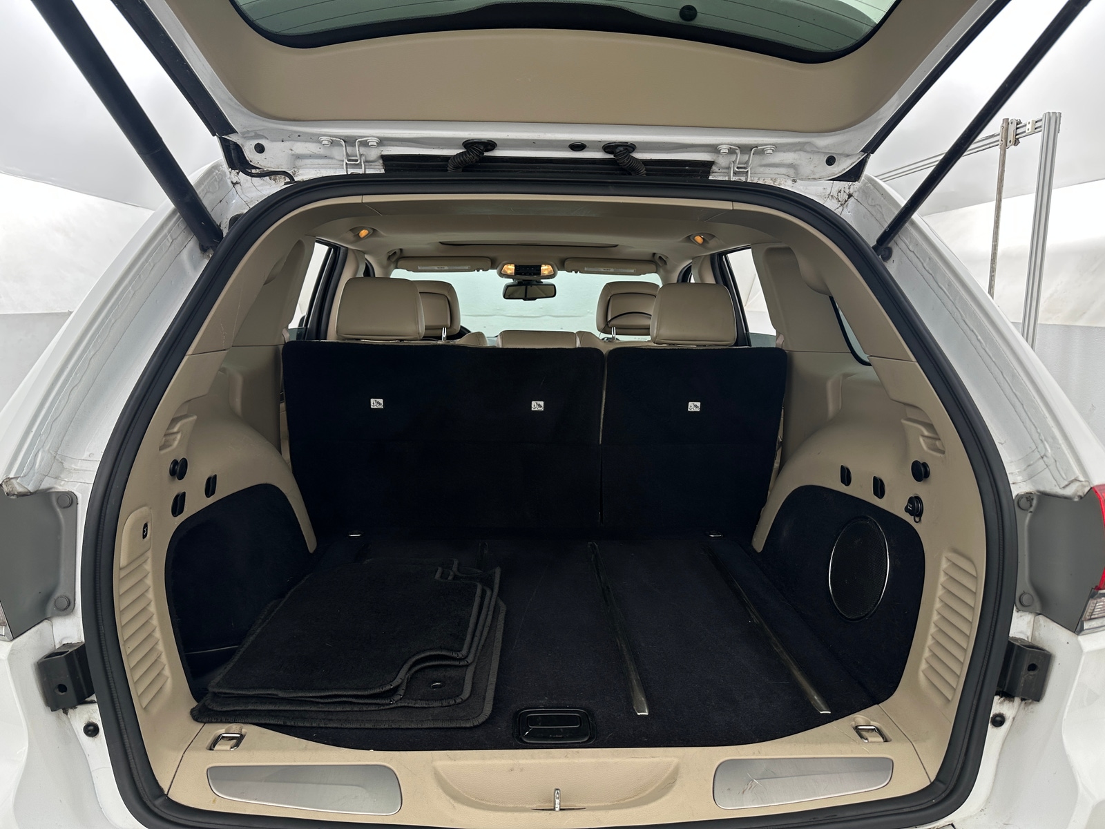 Thumbnail: 2014 Jeep Grand Cherokee - 7