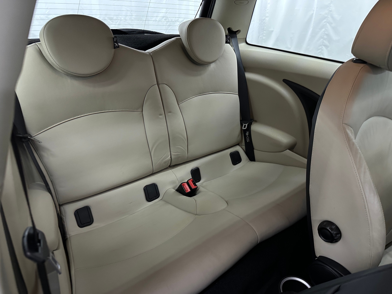 Thumbnail: 2011 MINI Cooper Hardtop - 5