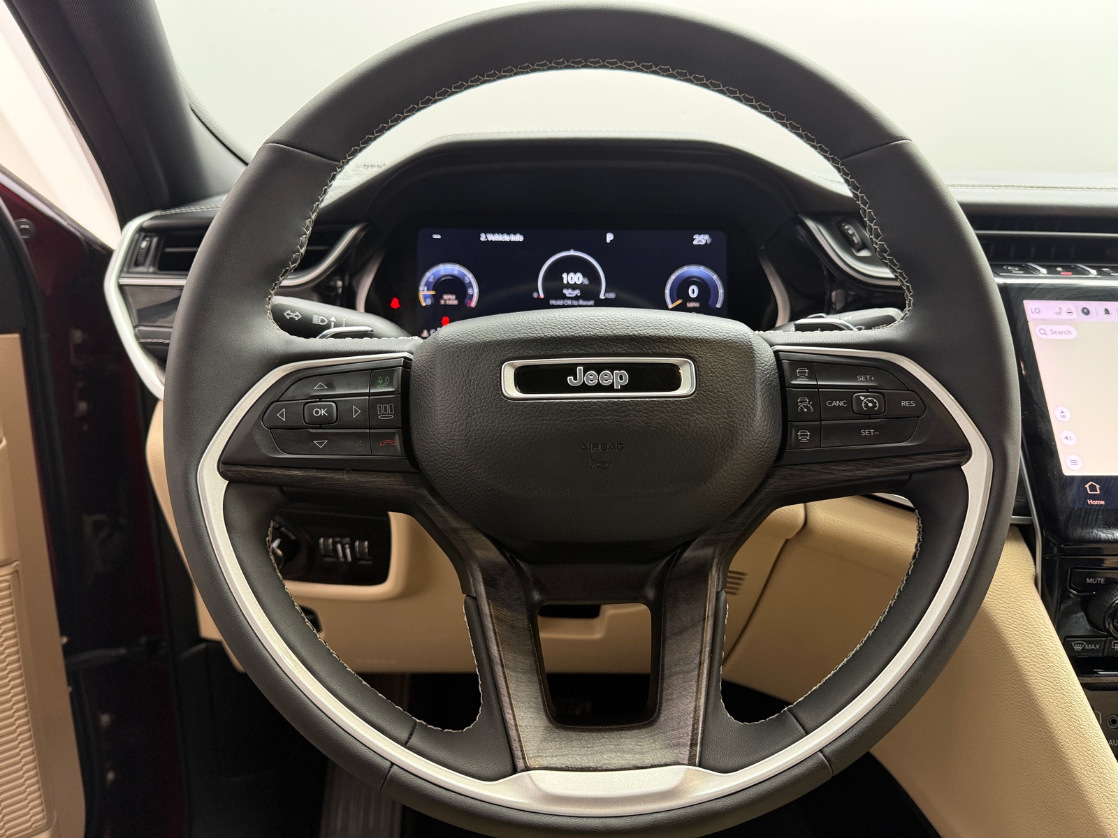 Thumbnail: 2023 Jeep Grand Cherokee L - 4