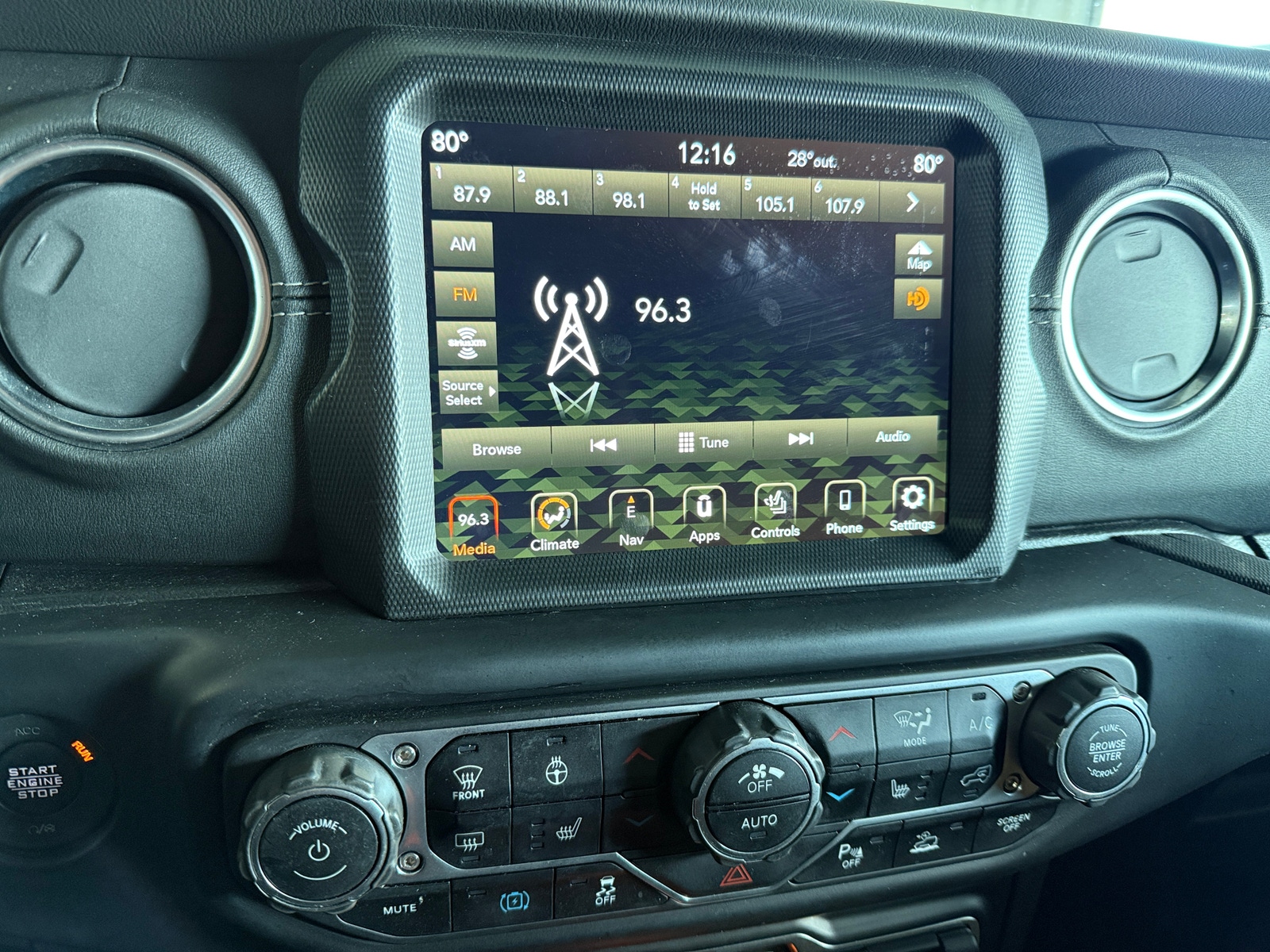 Thumbnail: 2021 Jeep Wrangler - 3