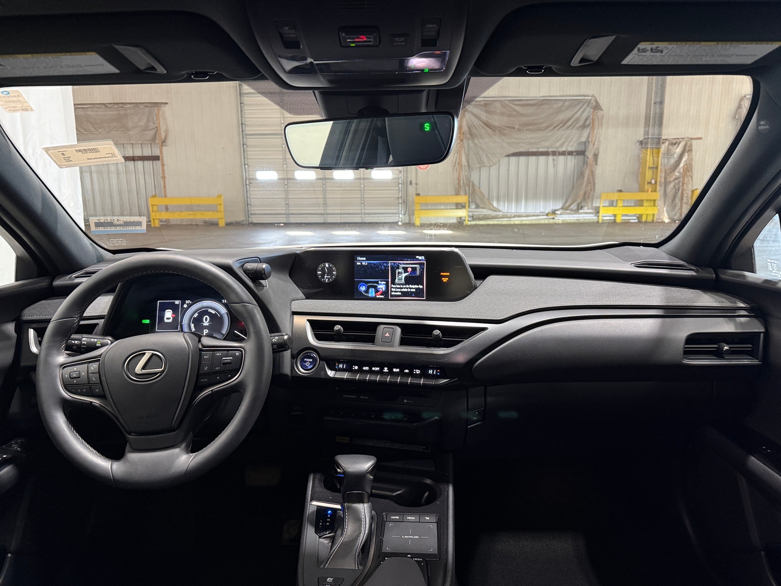 Thumbnail: 2022 Lexus UX - 2