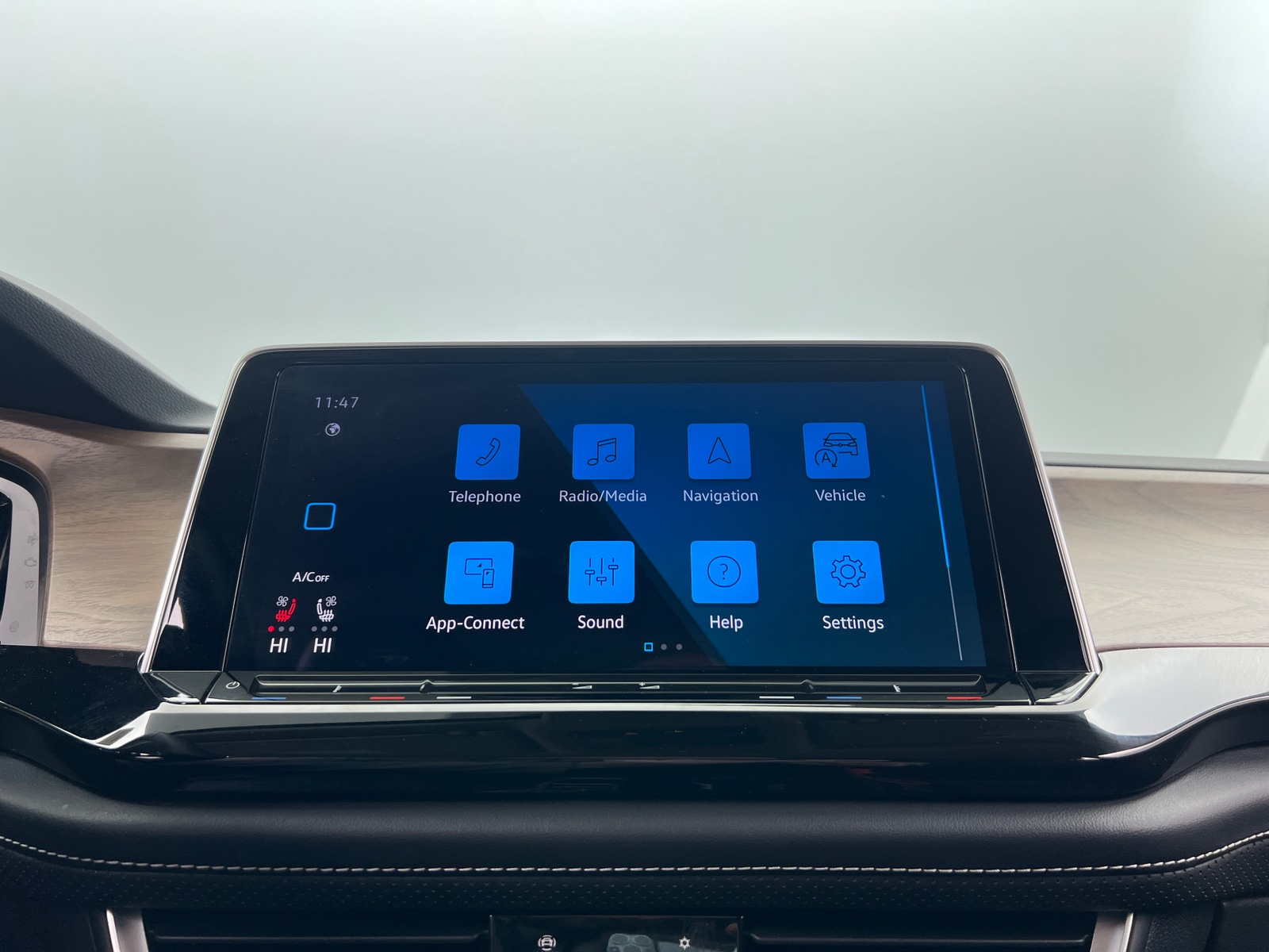 Thumbnail: 2025 Volkswagen Atlas - 3