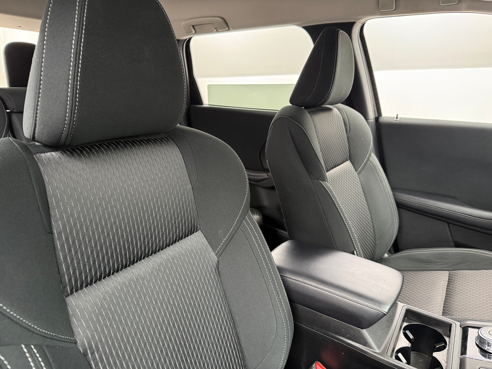 Thumbnail: 2024 Mitsubishi Outlander - 2