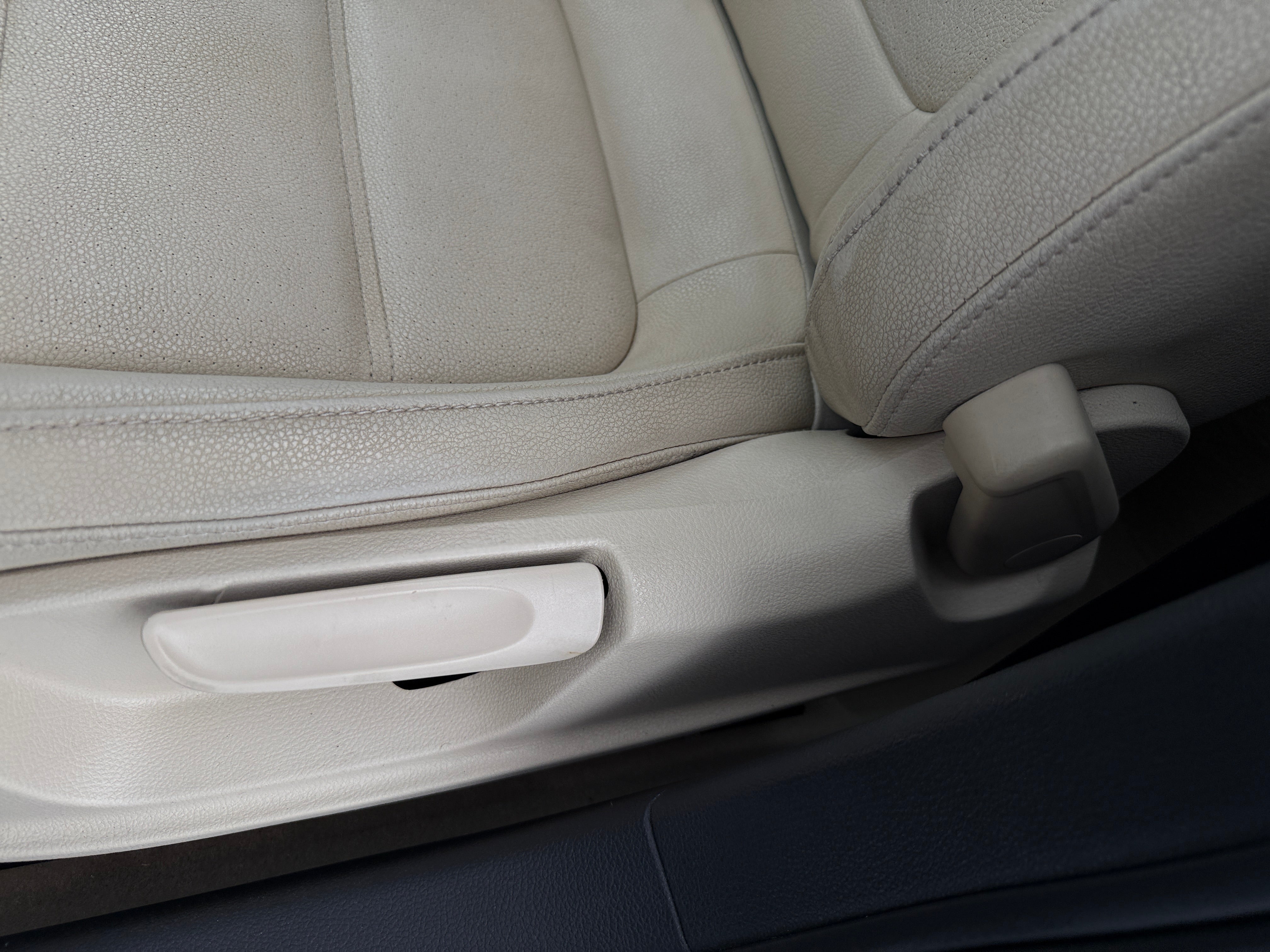 Used 2012 Volkswagen Jetta TDI with VIN 3VWLL7AJ2CM369722 for sale in Oak Creek, WI