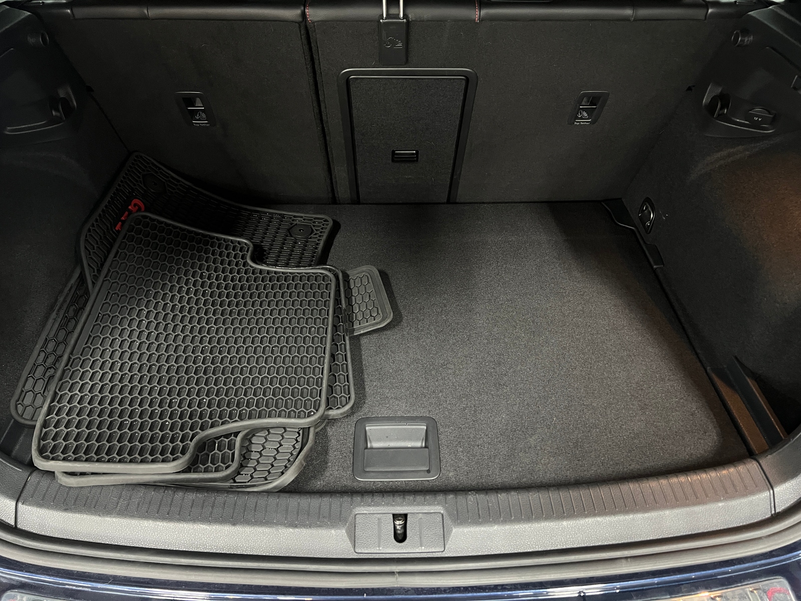 Thumbnail: 2019 Volkswagen Golf - 6