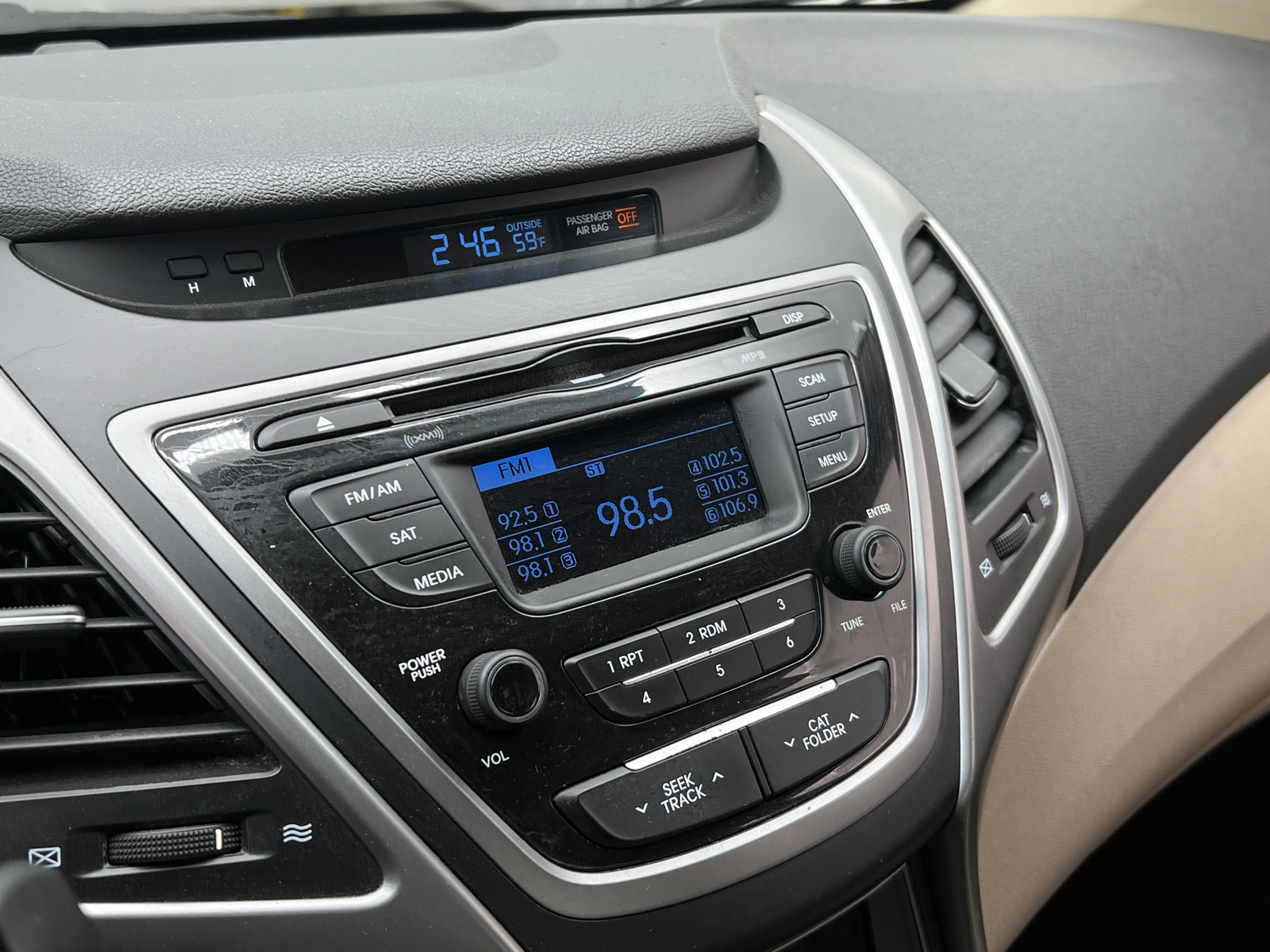 Thumbnail: 2014 Hyundai Elantra - 4